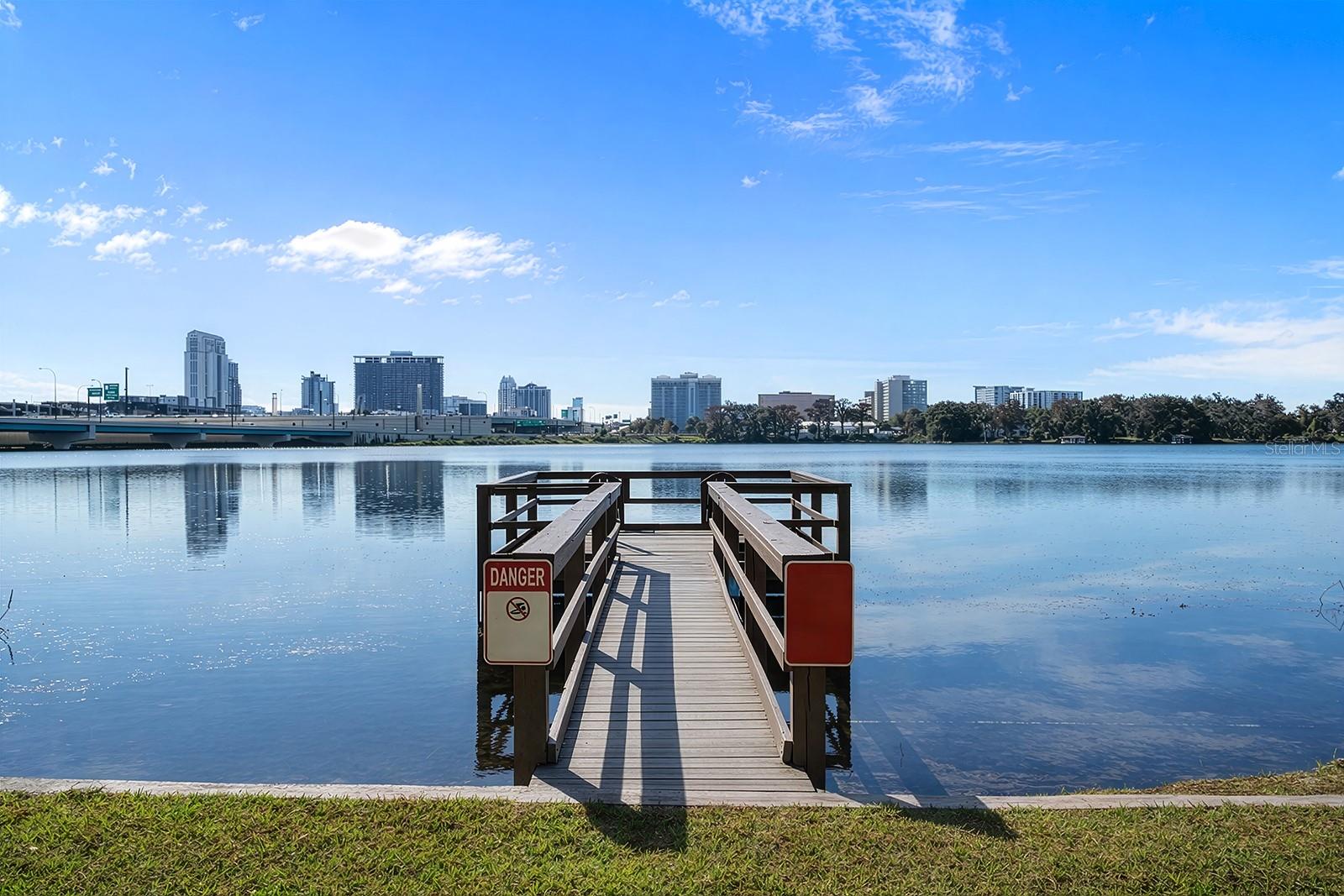 Image 16 of 19 For 320 Lakeview Street 221