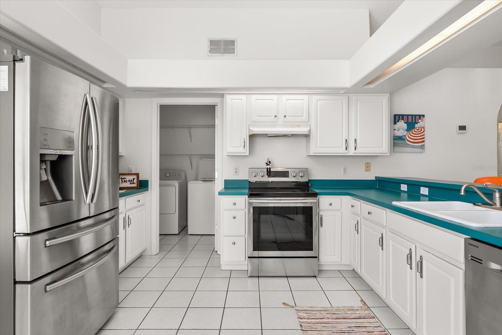 Image 10 of 34 For 865 High Pointe Circle