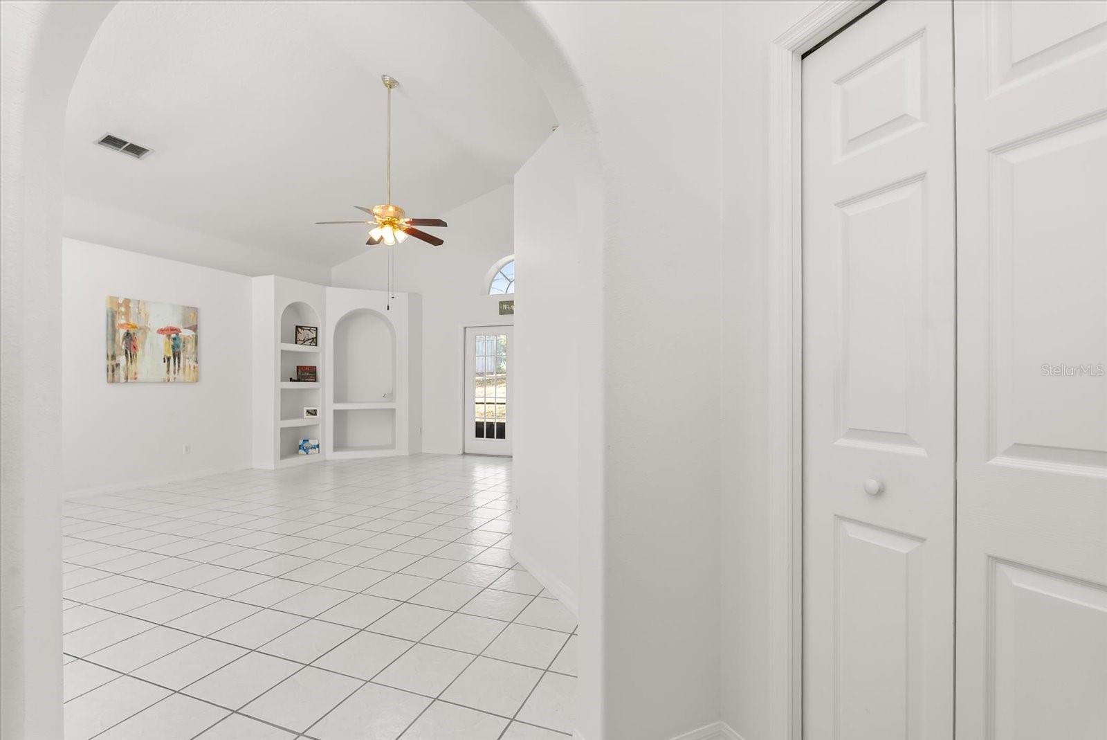 Image 15 of 34 For 865 High Pointe Circle