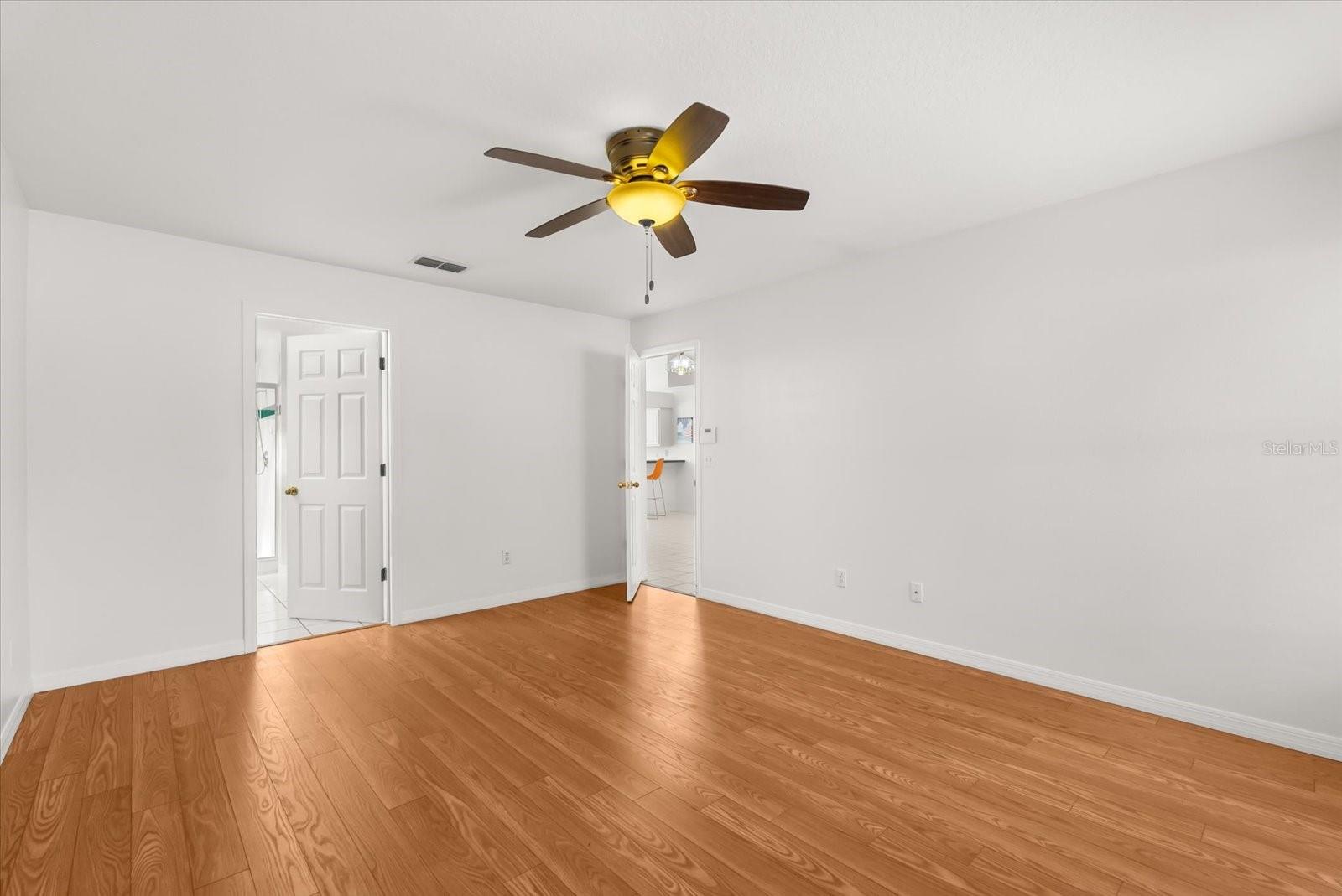 Image 18 of 34 For 865 High Pointe Circle