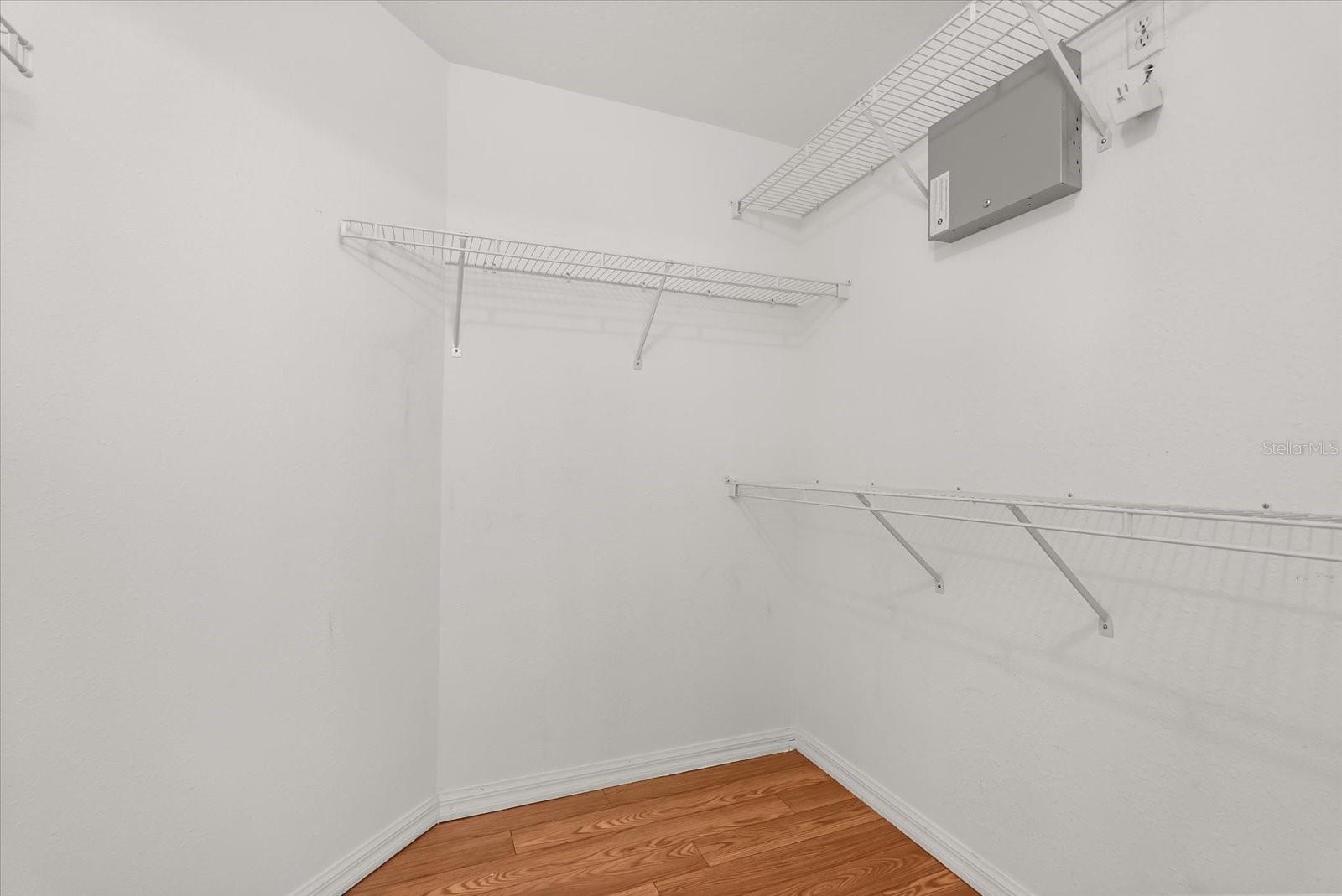 Image 19 of 34 For 865 High Pointe Circle