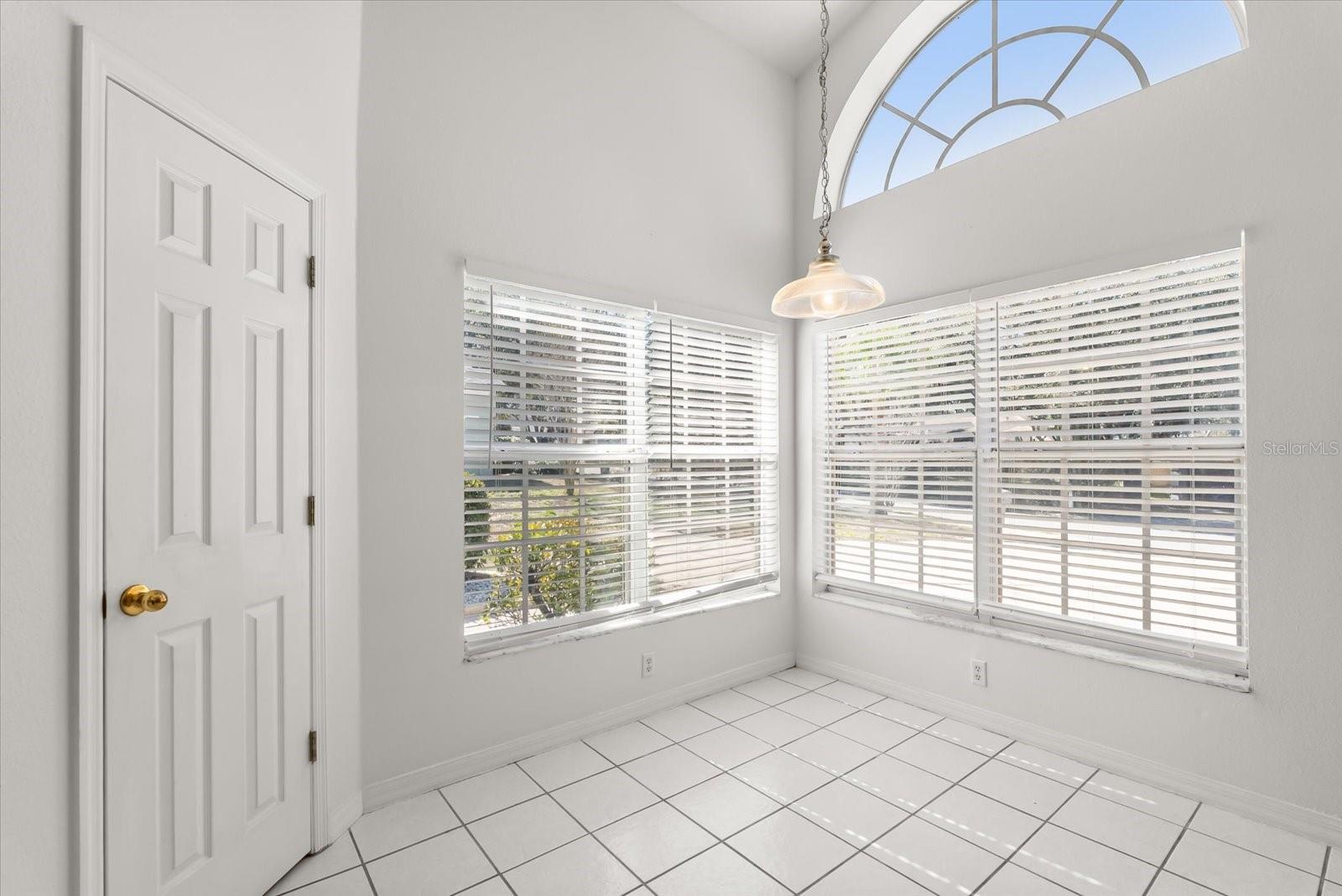 Image 8 of 34 For 865 High Pointe Circle