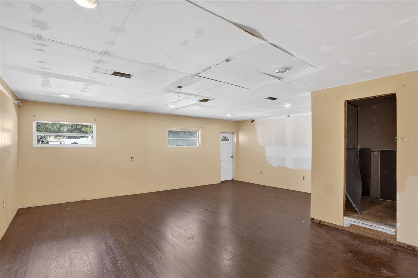 Image 21 of 52 For 1006 Buena Vista Court