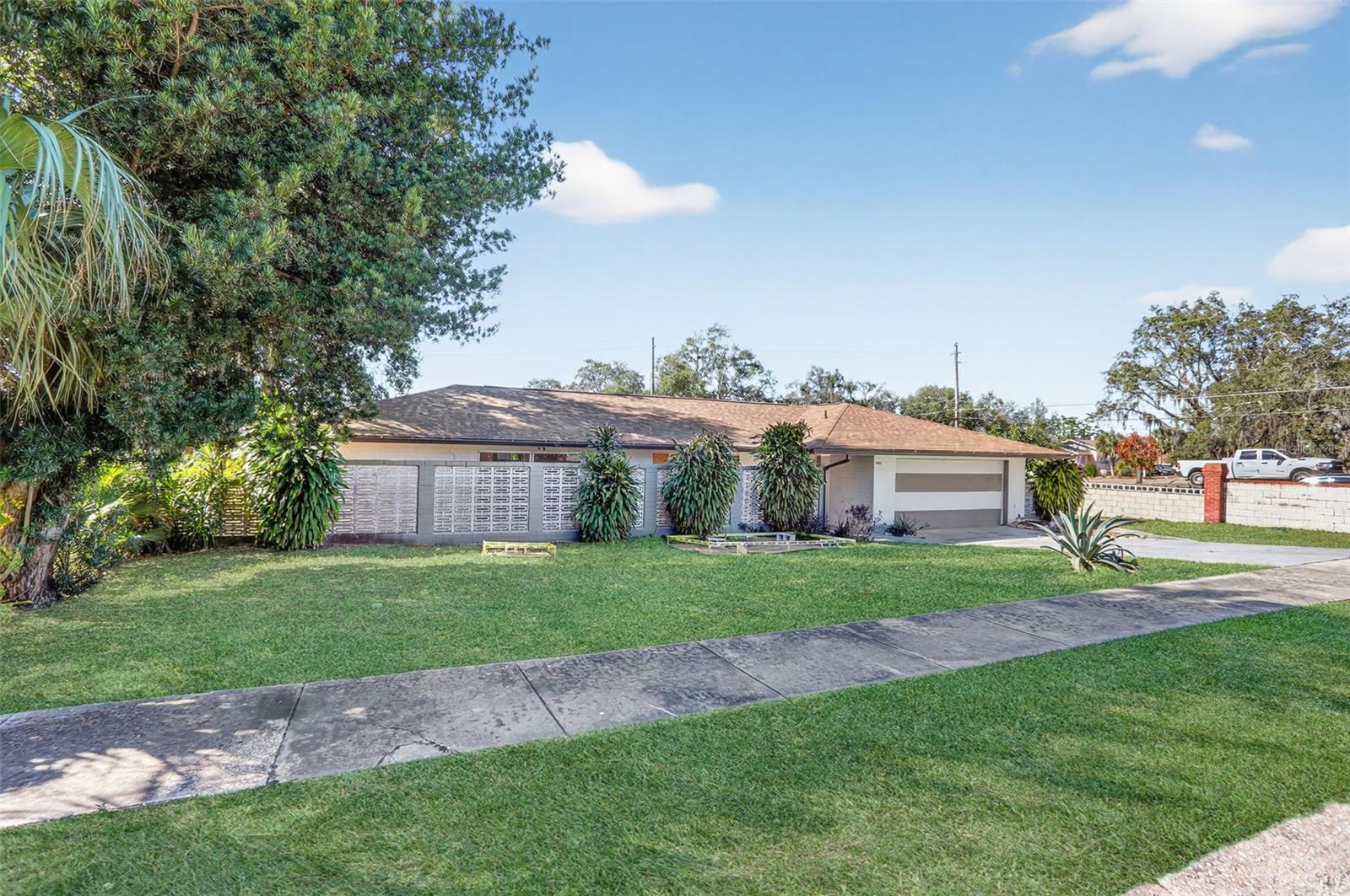 Image 3 of 52 For 1006 Buena Vista Court