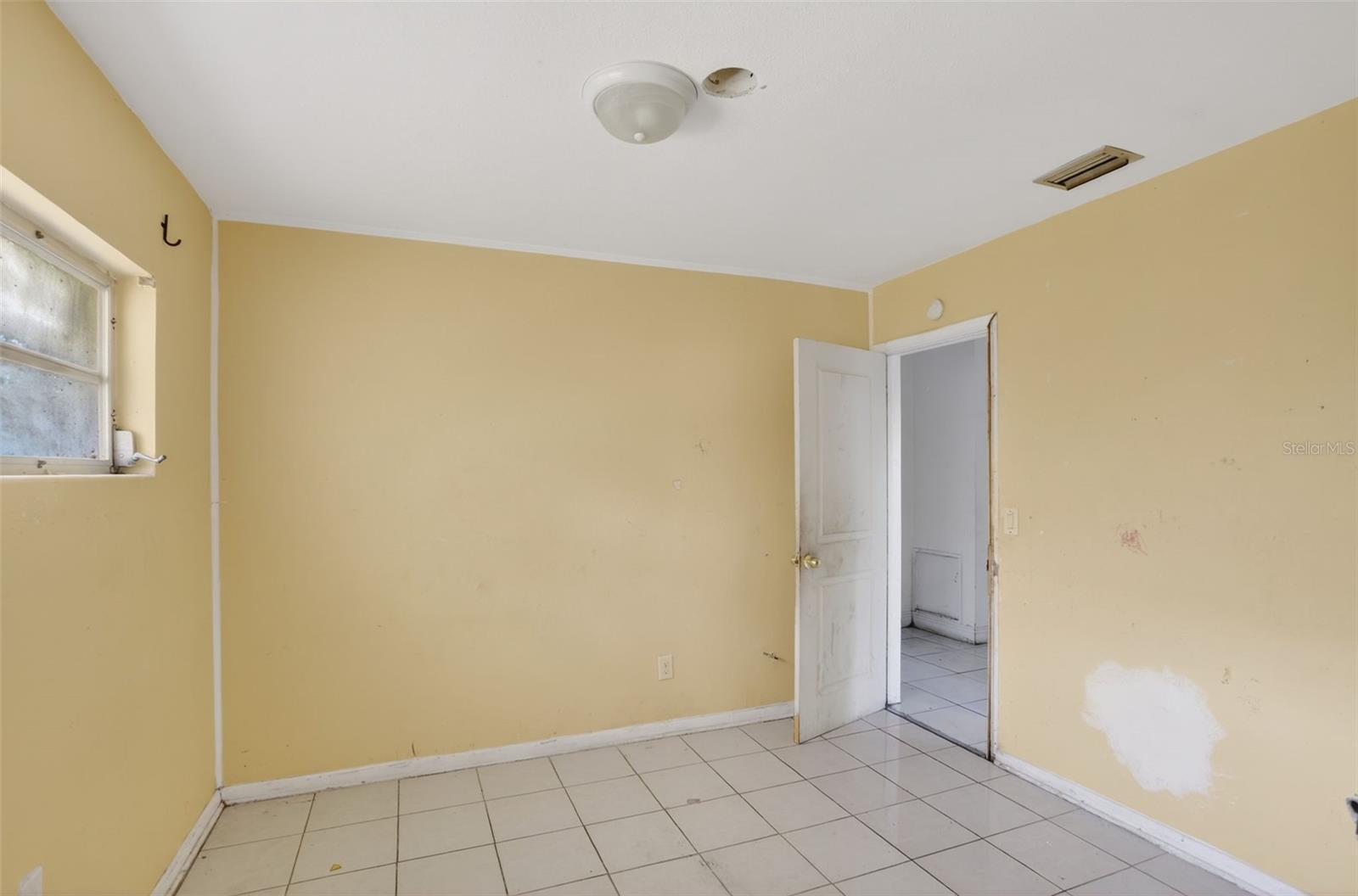 Image 30 of 52 For 1006 Buena Vista Court