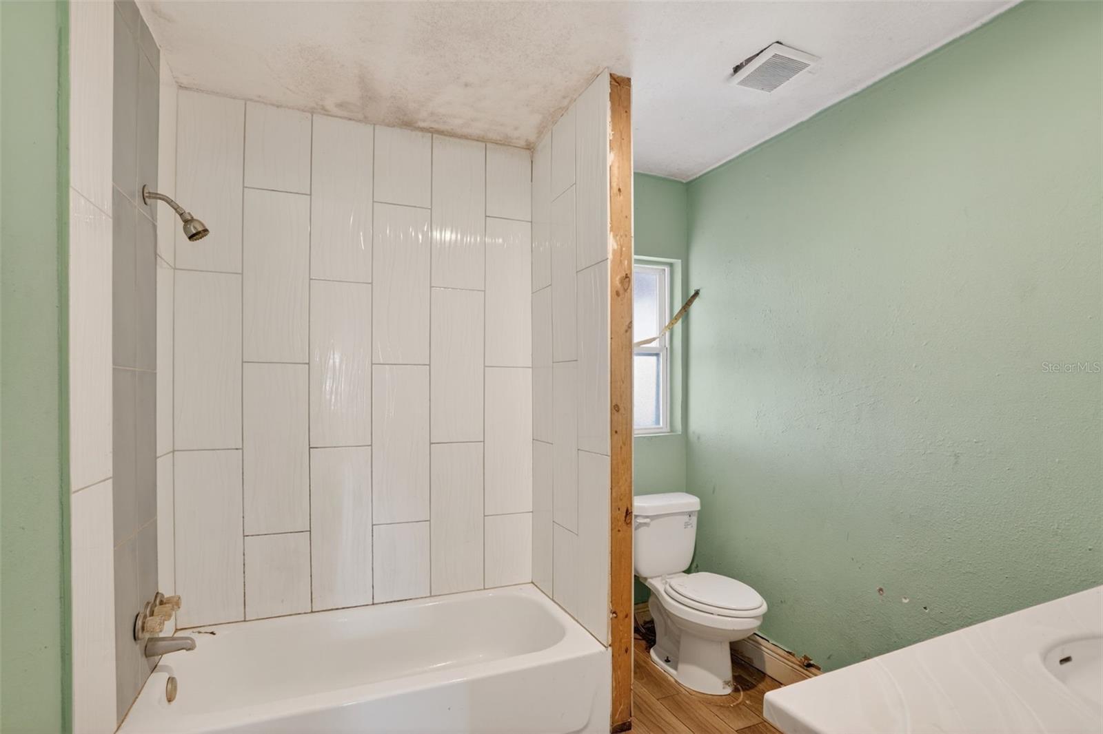 Image 31 of 52 For 1006 Buena Vista Court