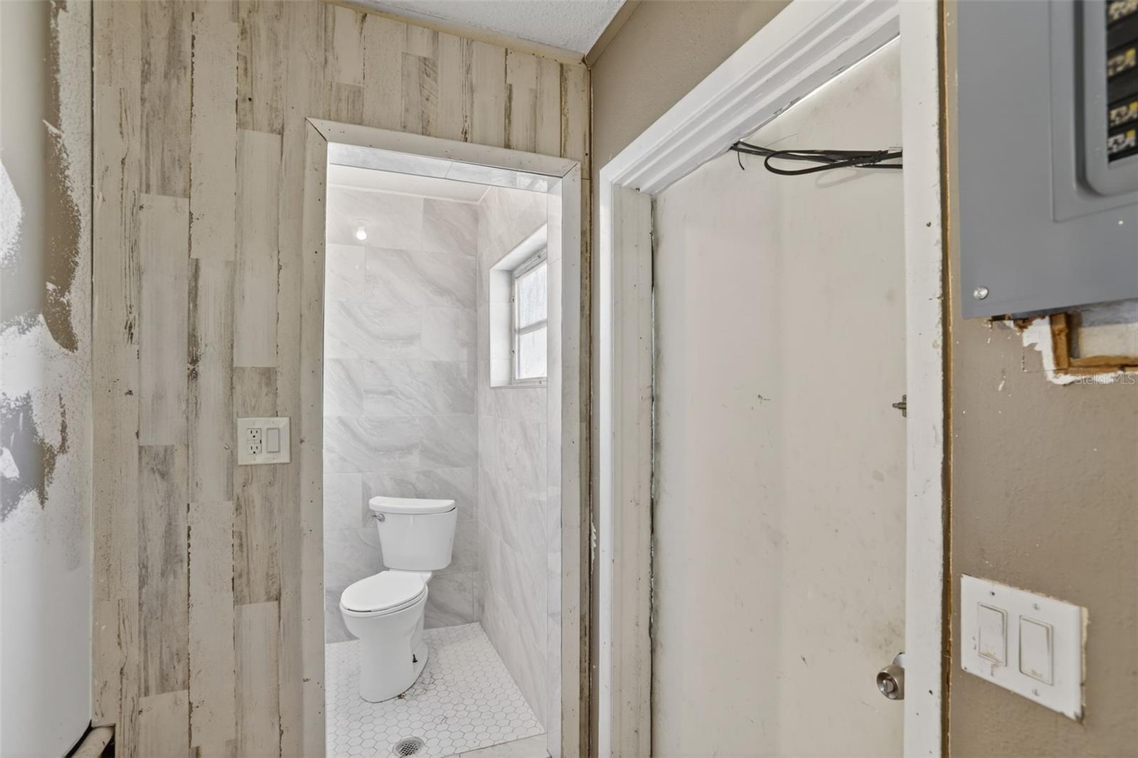 Image 35 of 52 For 1006 Buena Vista Court