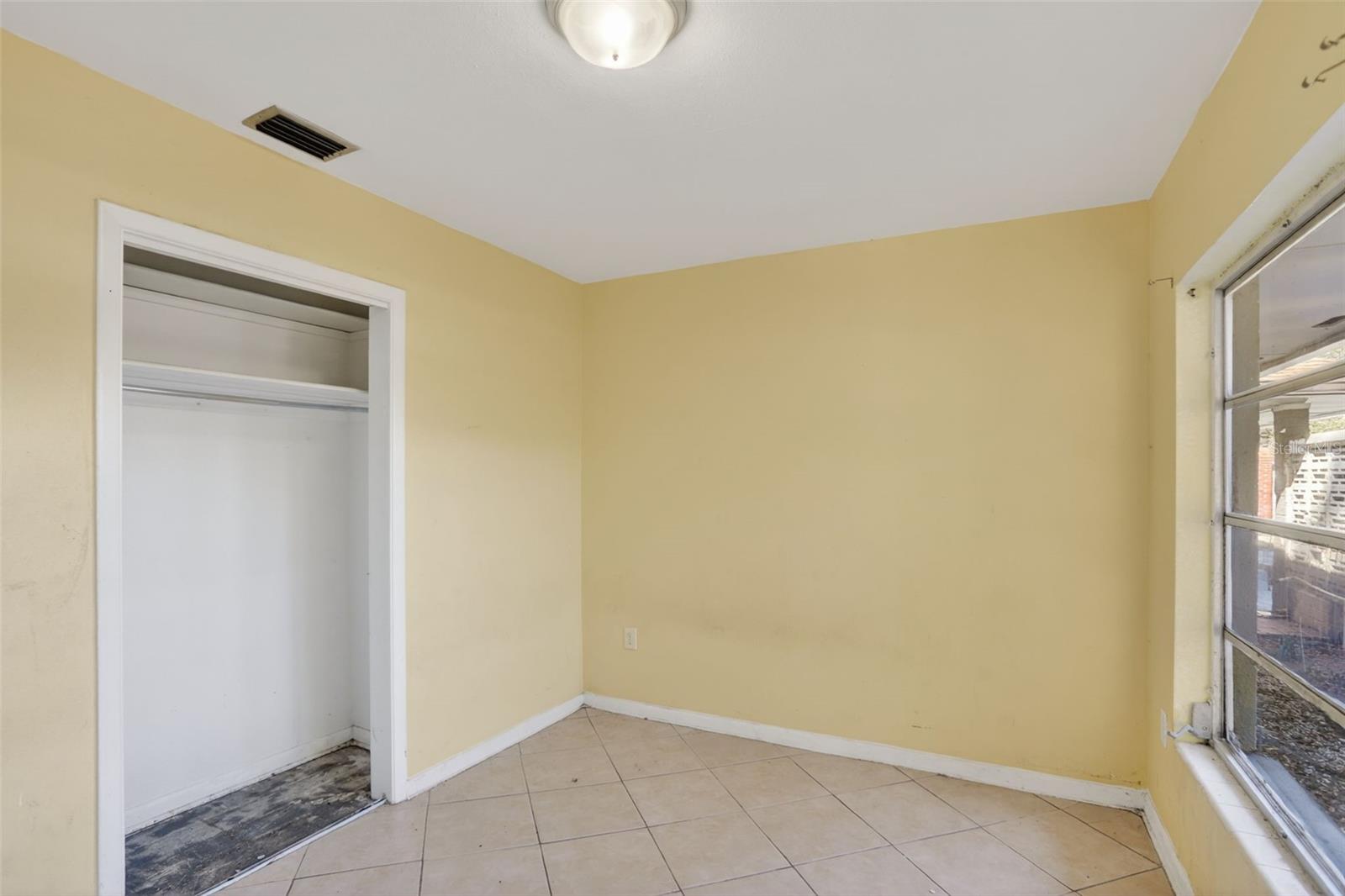 Image 36 of 52 For 1006 Buena Vista Court