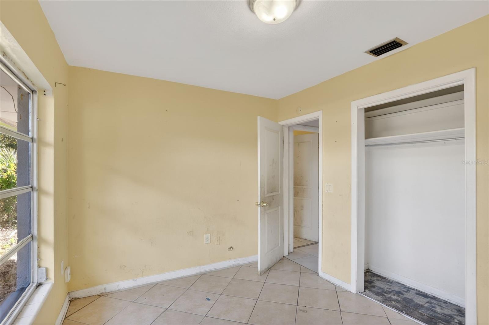 Image 37 of 52 For 1006 Buena Vista Court