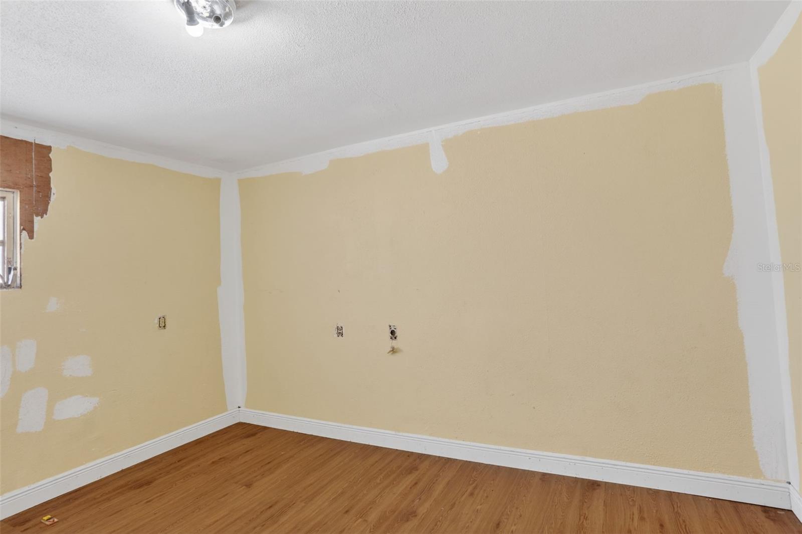 Image 42 of 52 For 1006 Buena Vista Court