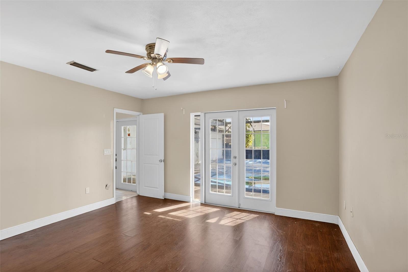 Image 6 of 52 For 1006 Buena Vista Court