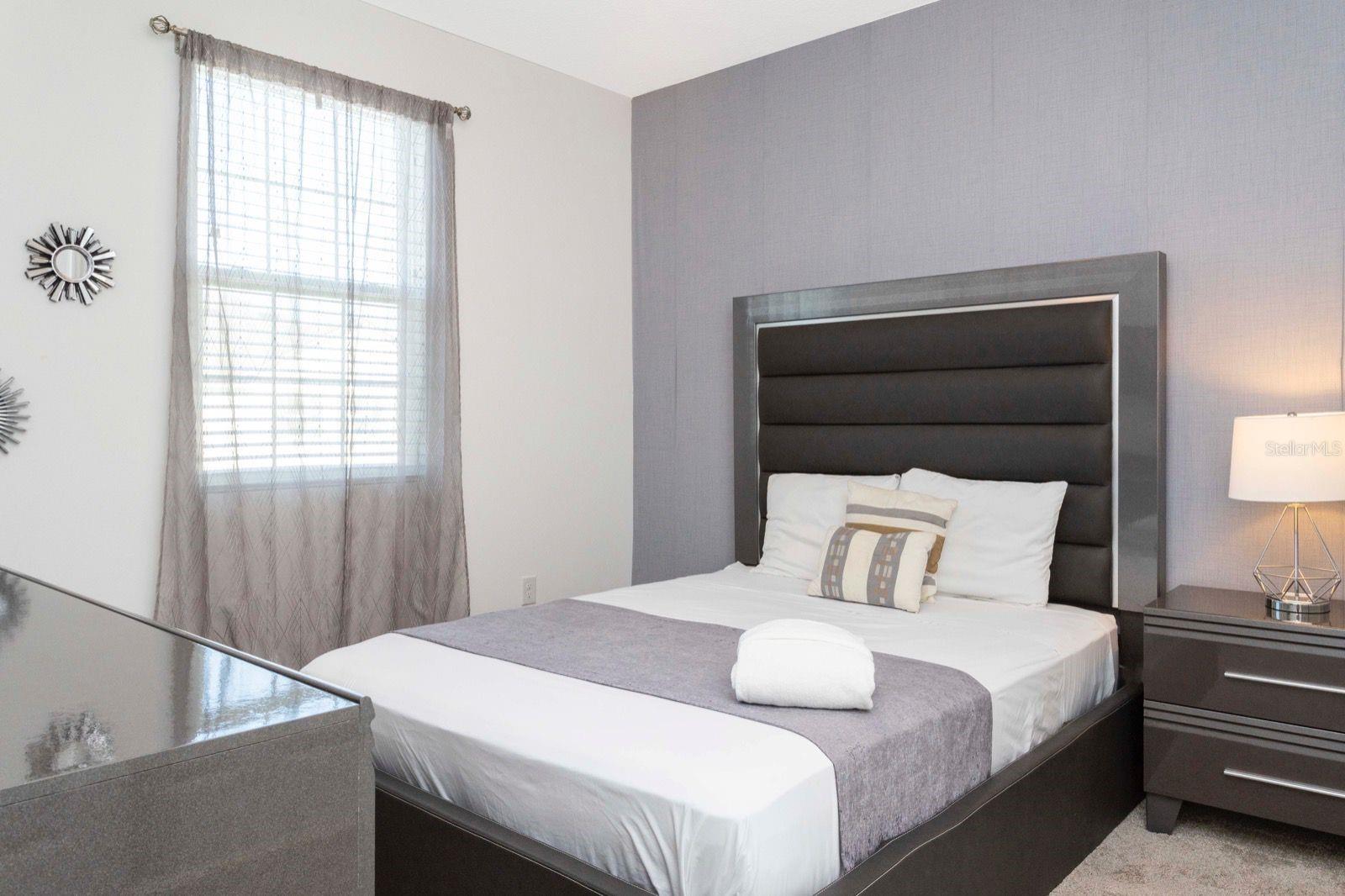 Image 18 of 37 For 8995 Amelia Downs Trail