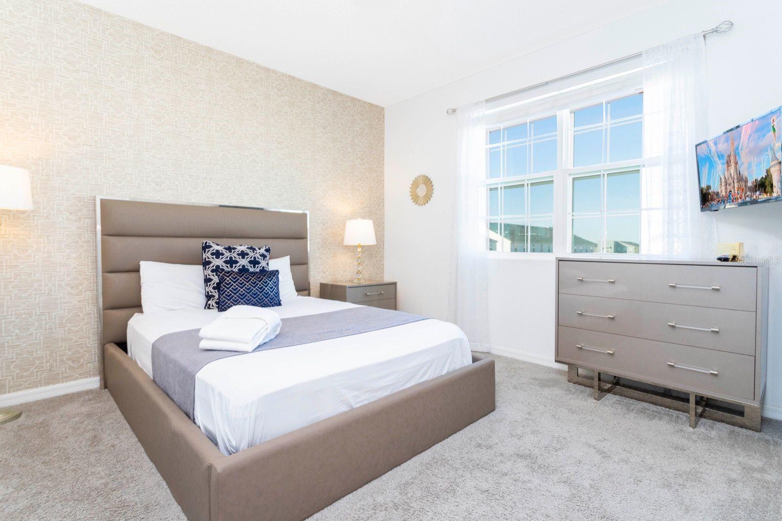 Image 9 of 37 For 8995 Amelia Downs Trail