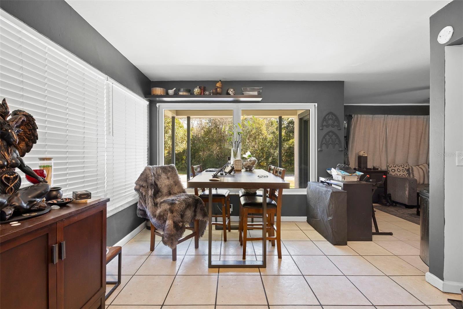 Image 5 of 21 For 1552 Zinnia Drive