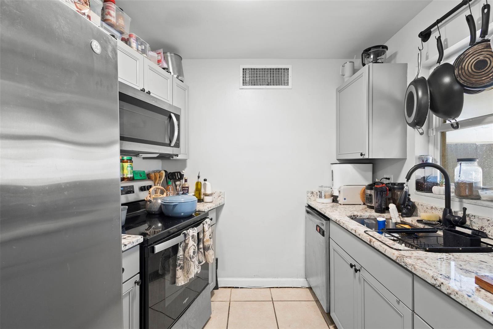 Image 8 of 21 For 1552 Zinnia Drive