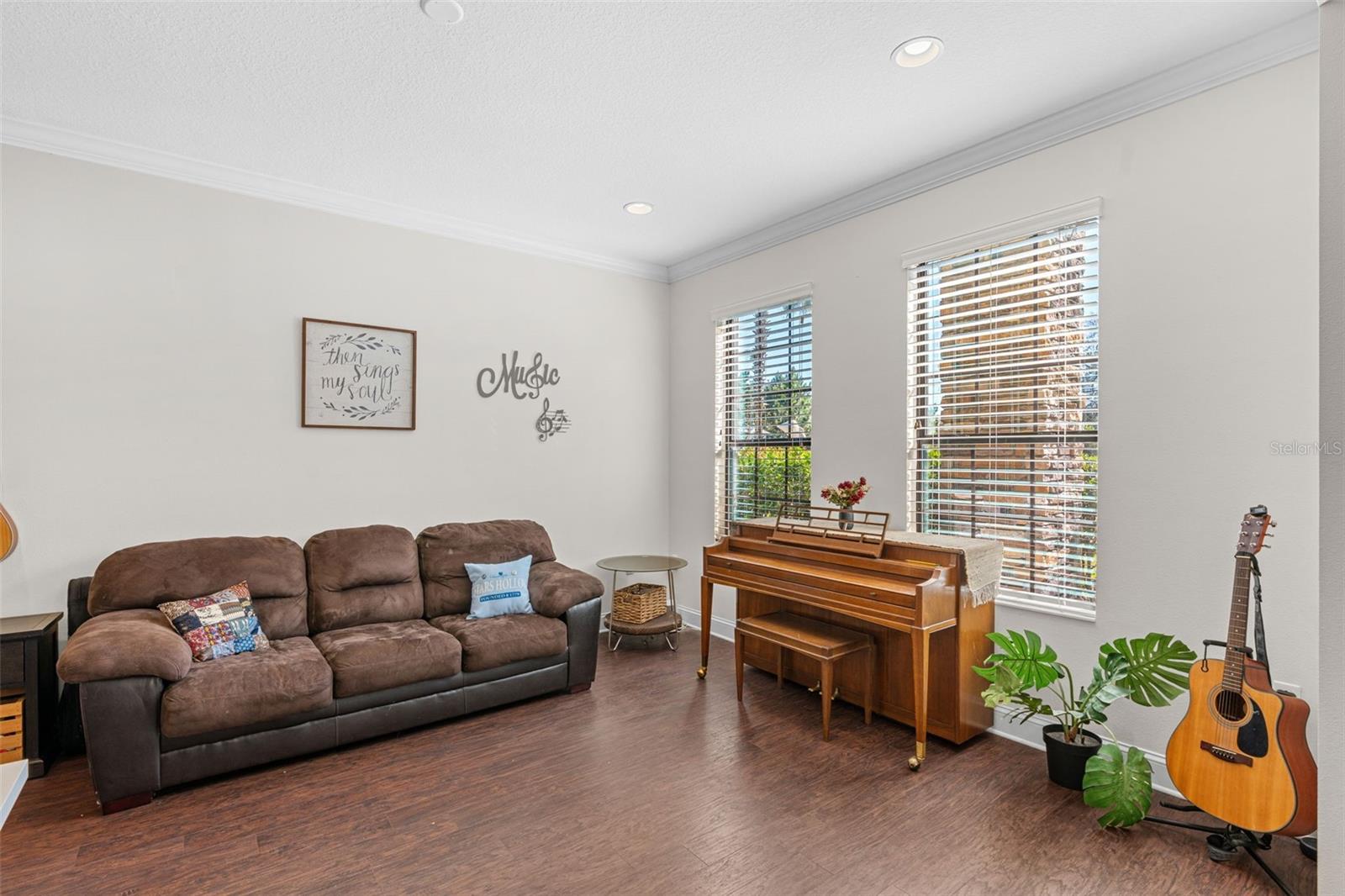 Listing photo id 13 for 3652 Oriskany Drive