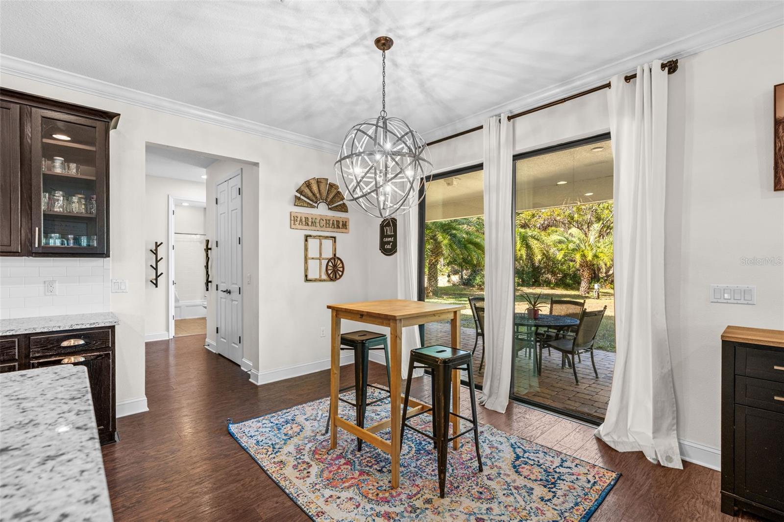 Listing photo id 23 for 3652 Oriskany Drive