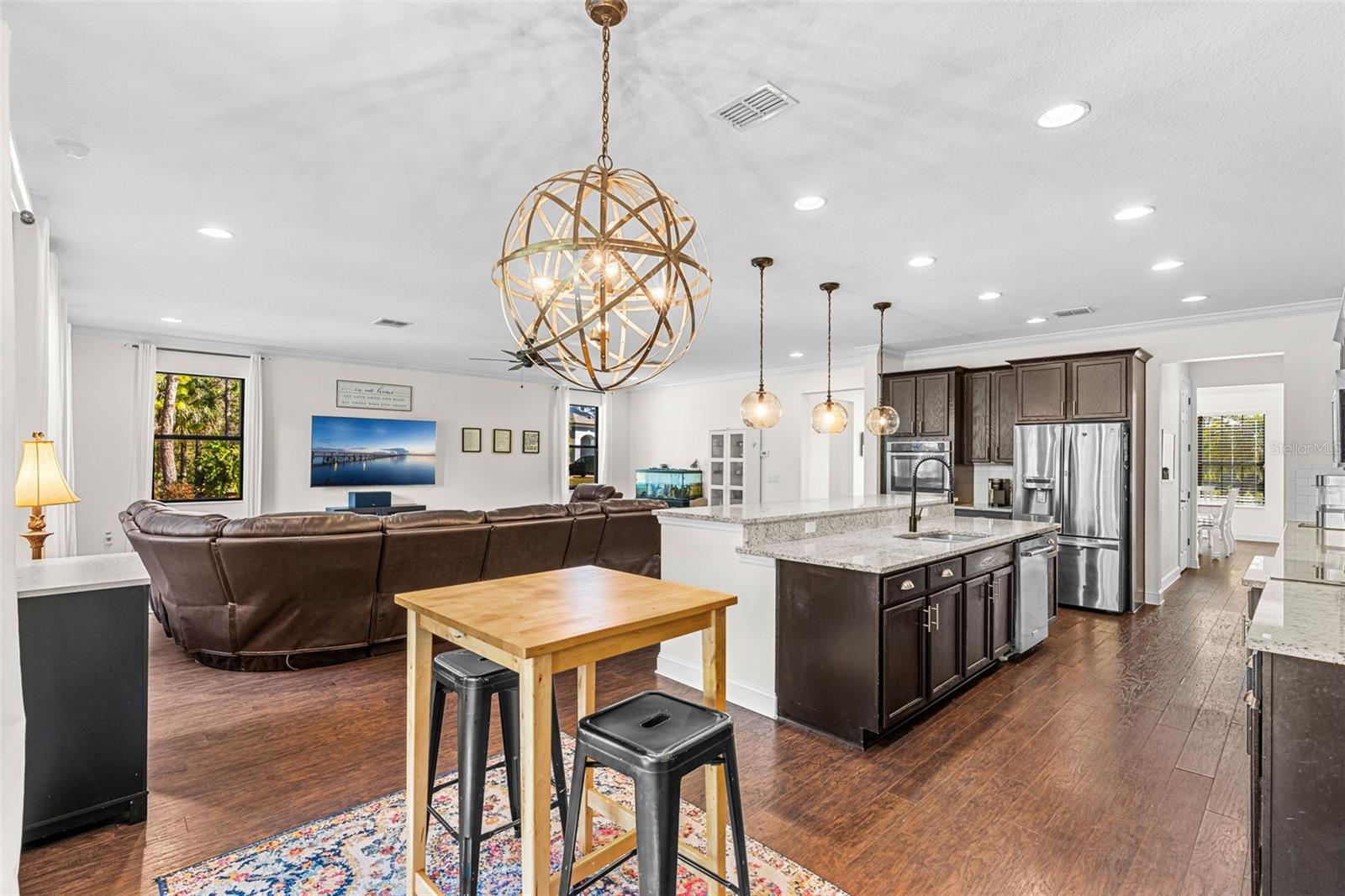 Listing photo id 24 for 3652 Oriskany Drive