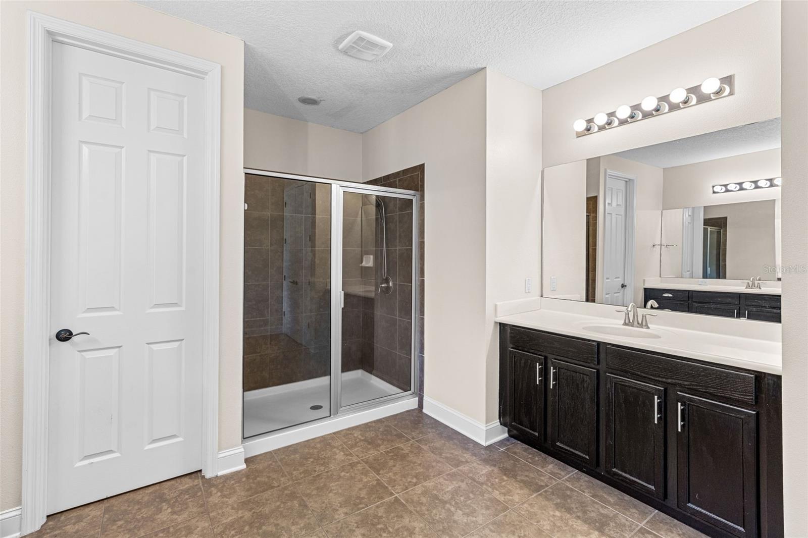 Listing photo id 32 for 3652 Oriskany Drive