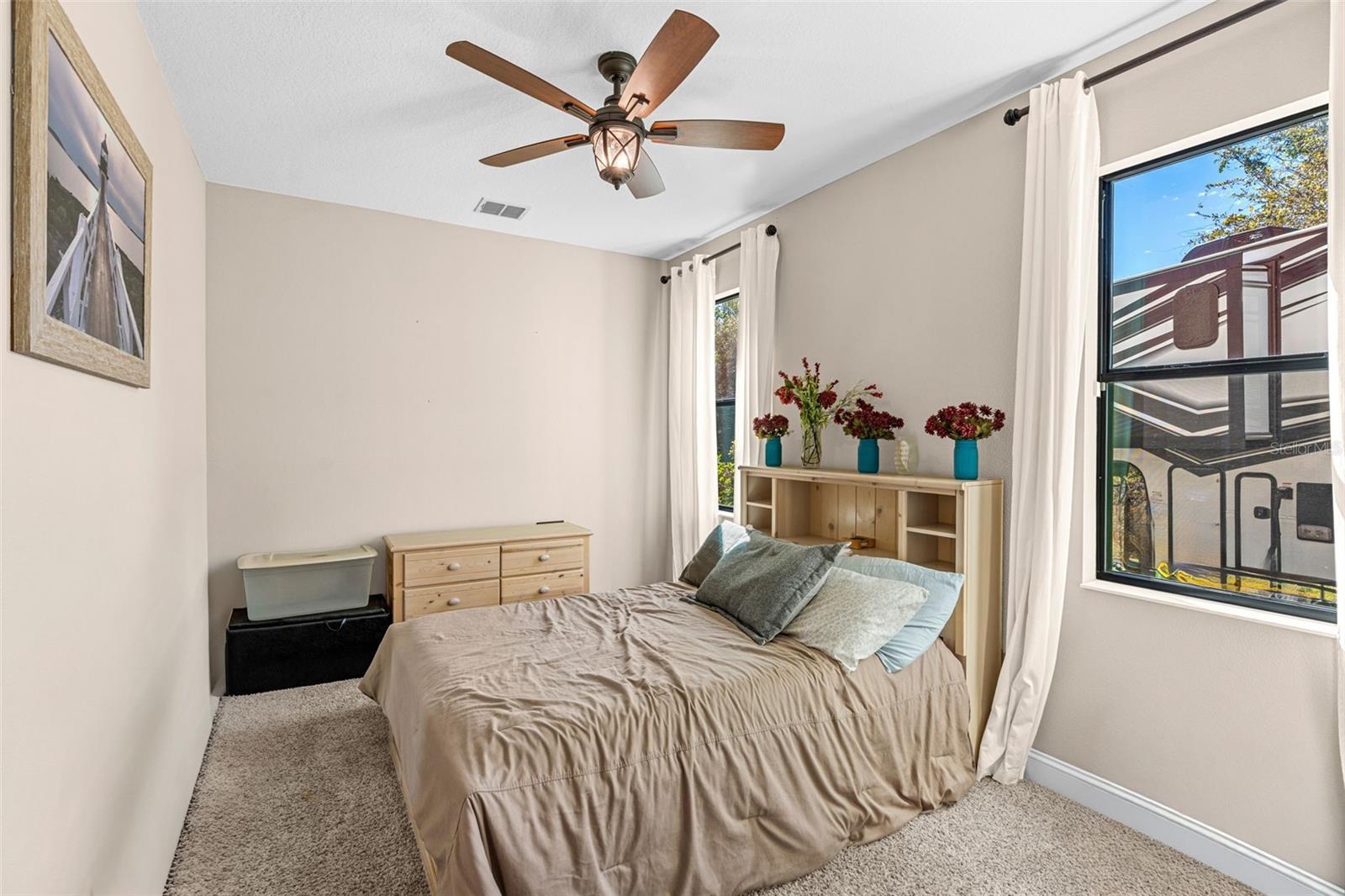 Listing photo id 39 for 3652 Oriskany Drive