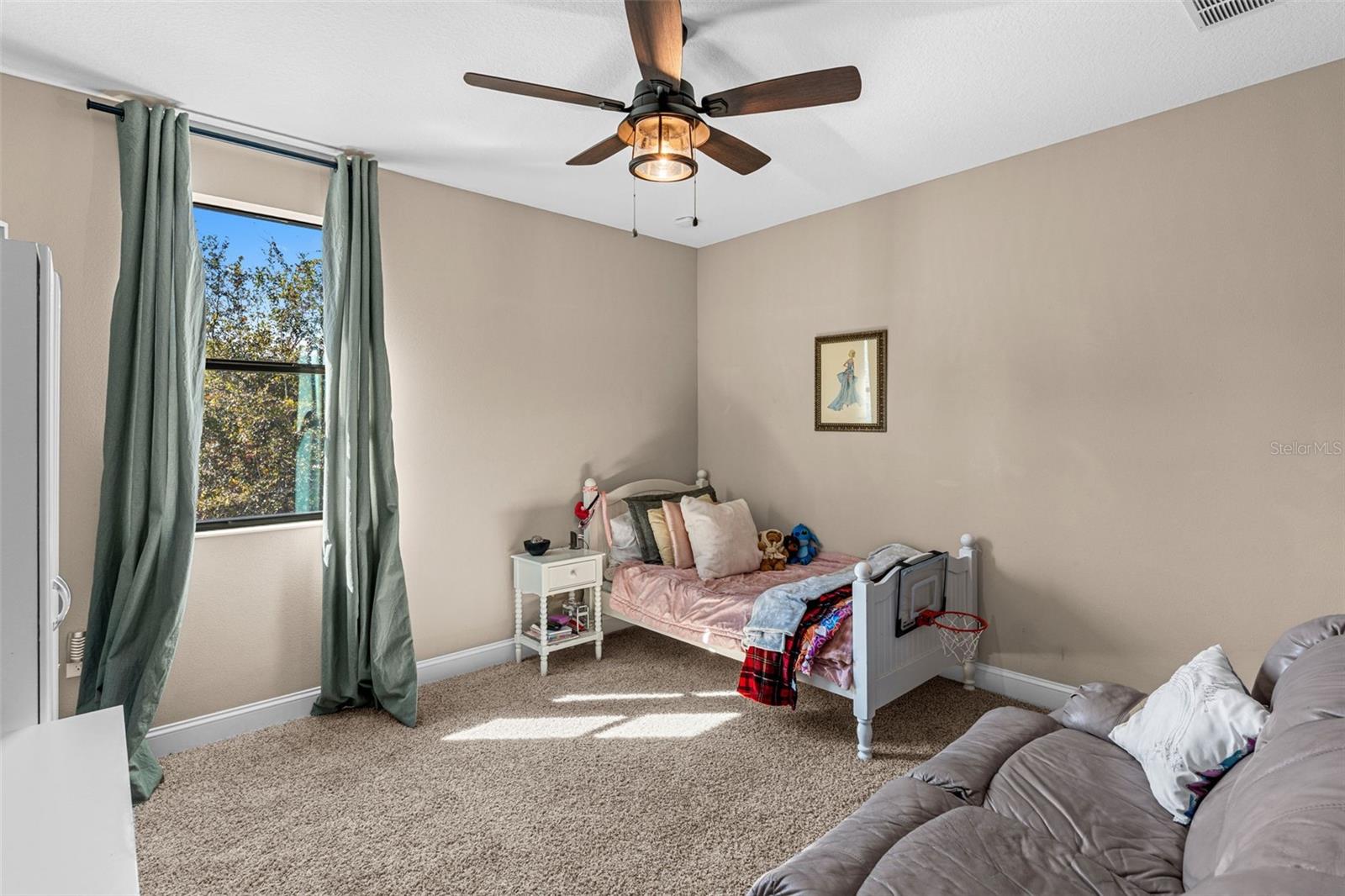 Listing photo id 52 for 3652 Oriskany Drive