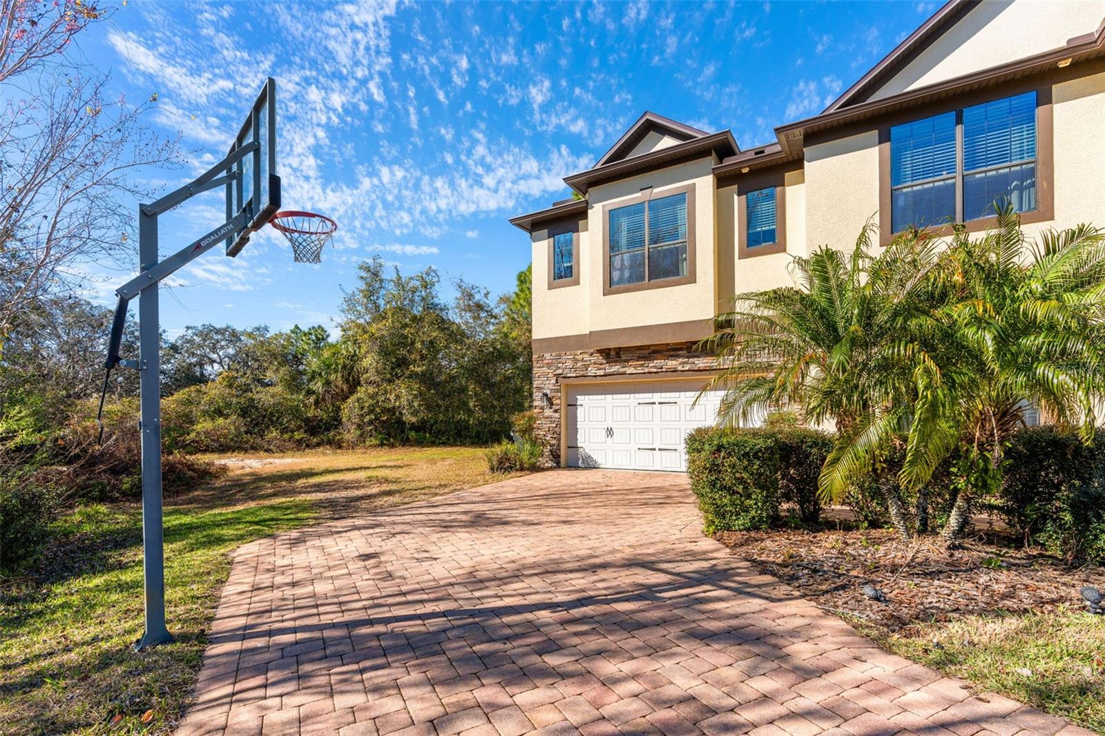 Listing photo id 75 for 3652 Oriskany Drive