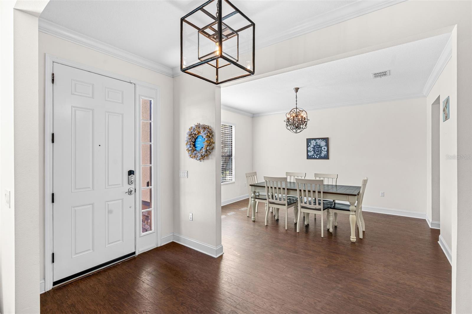 Listing photo id 6 for 3652 Oriskany Drive