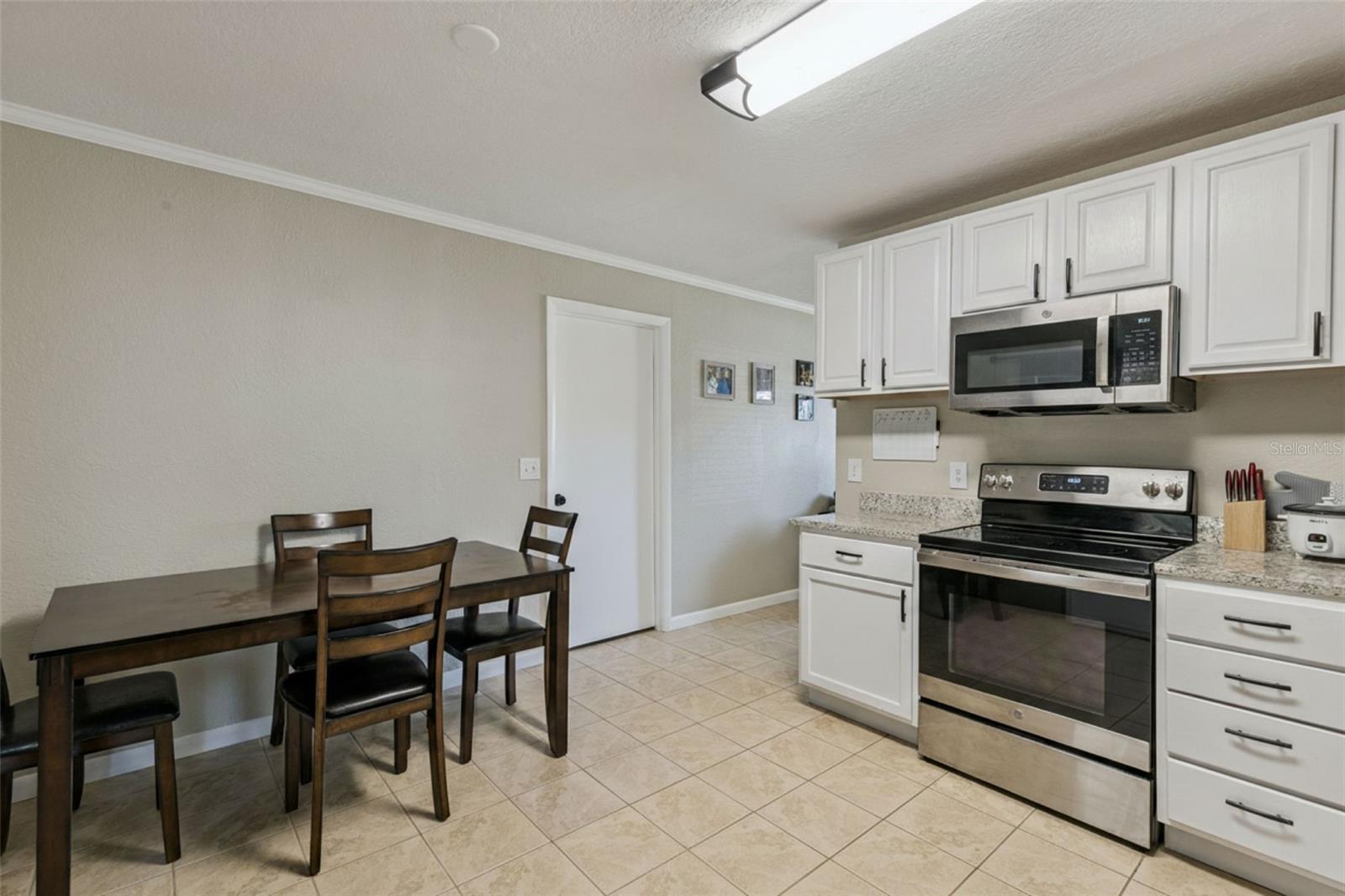 Image 7 of 15 For 725 Third Street