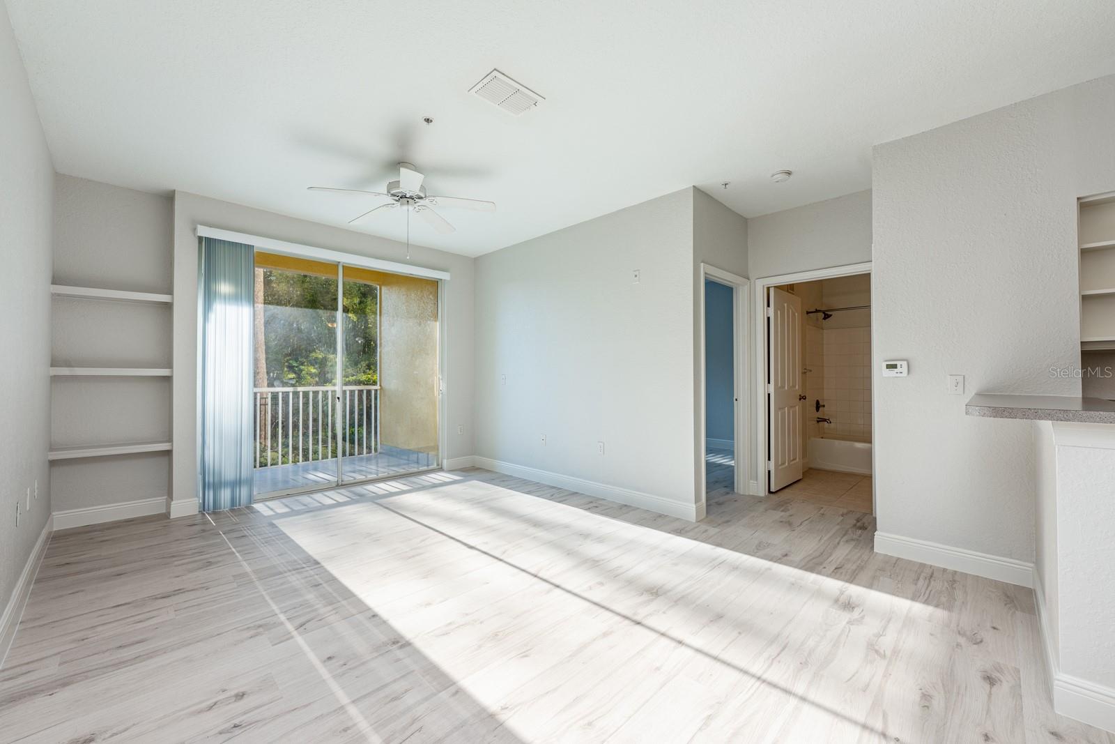 Image 6 of 29 For 1400 Lake Shadow Circle 10104