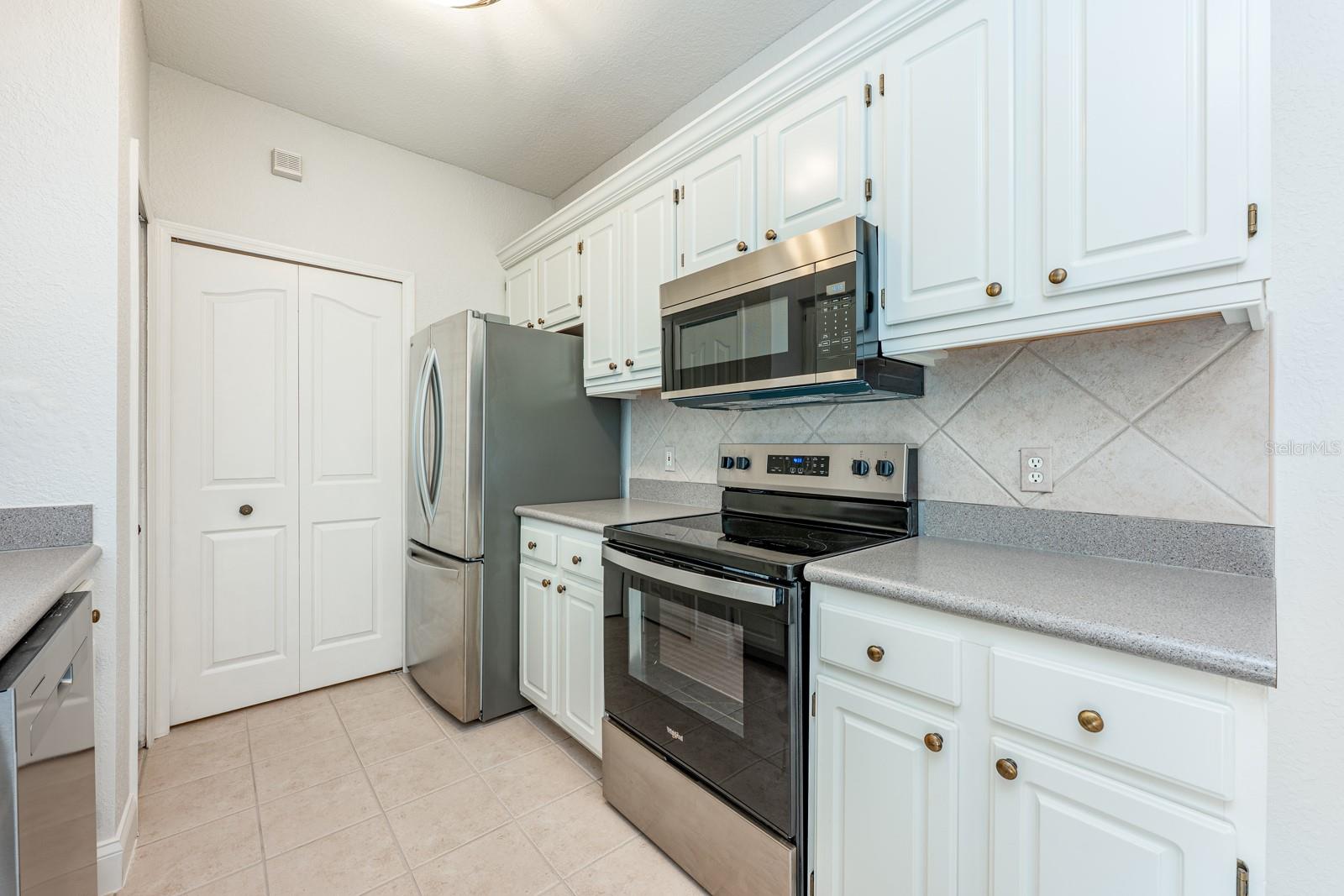 Image 9 of 29 For 1400 Lake Shadow Circle 10104