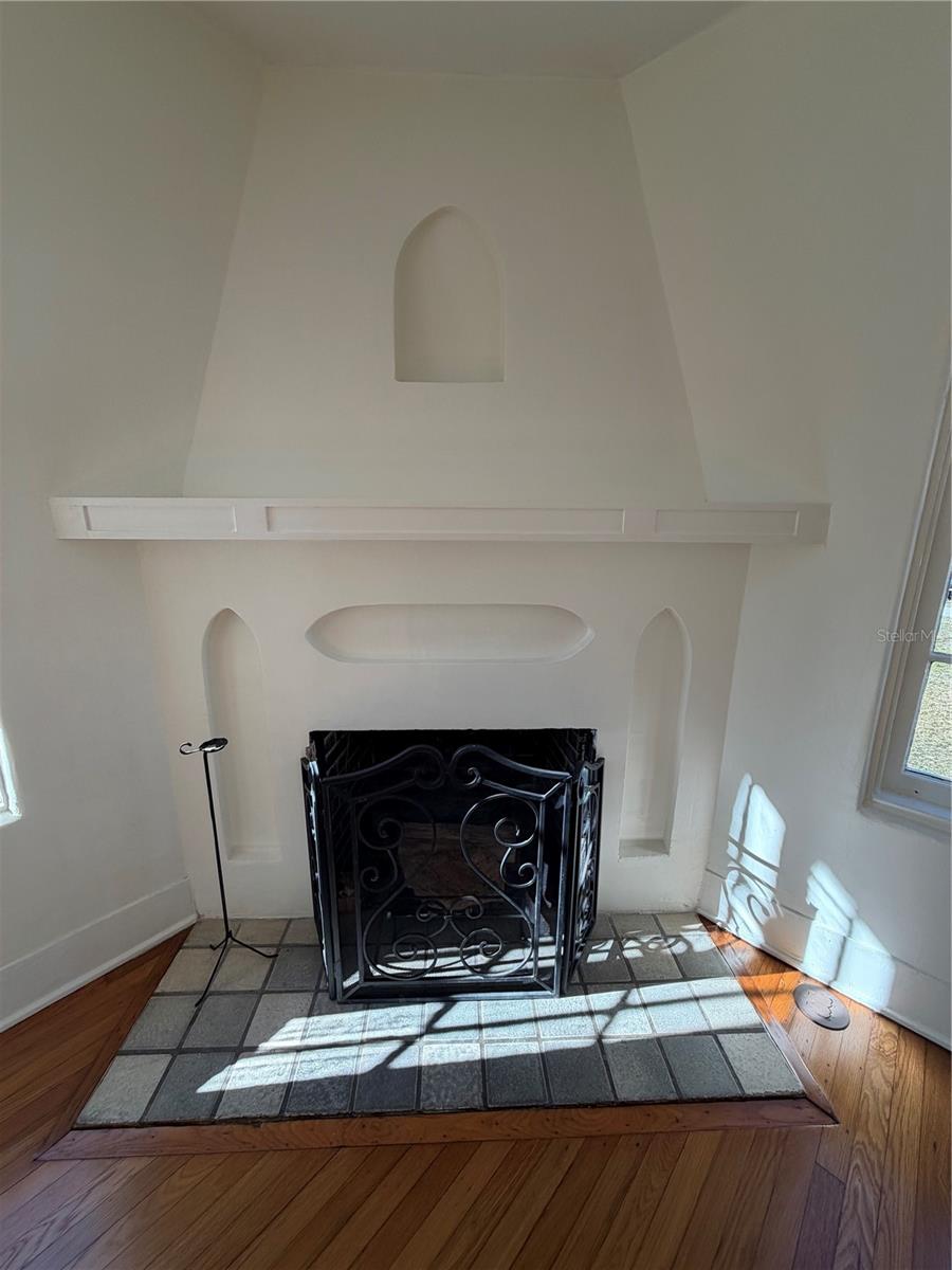 Image 12 of 44 For 48 Harvard Street