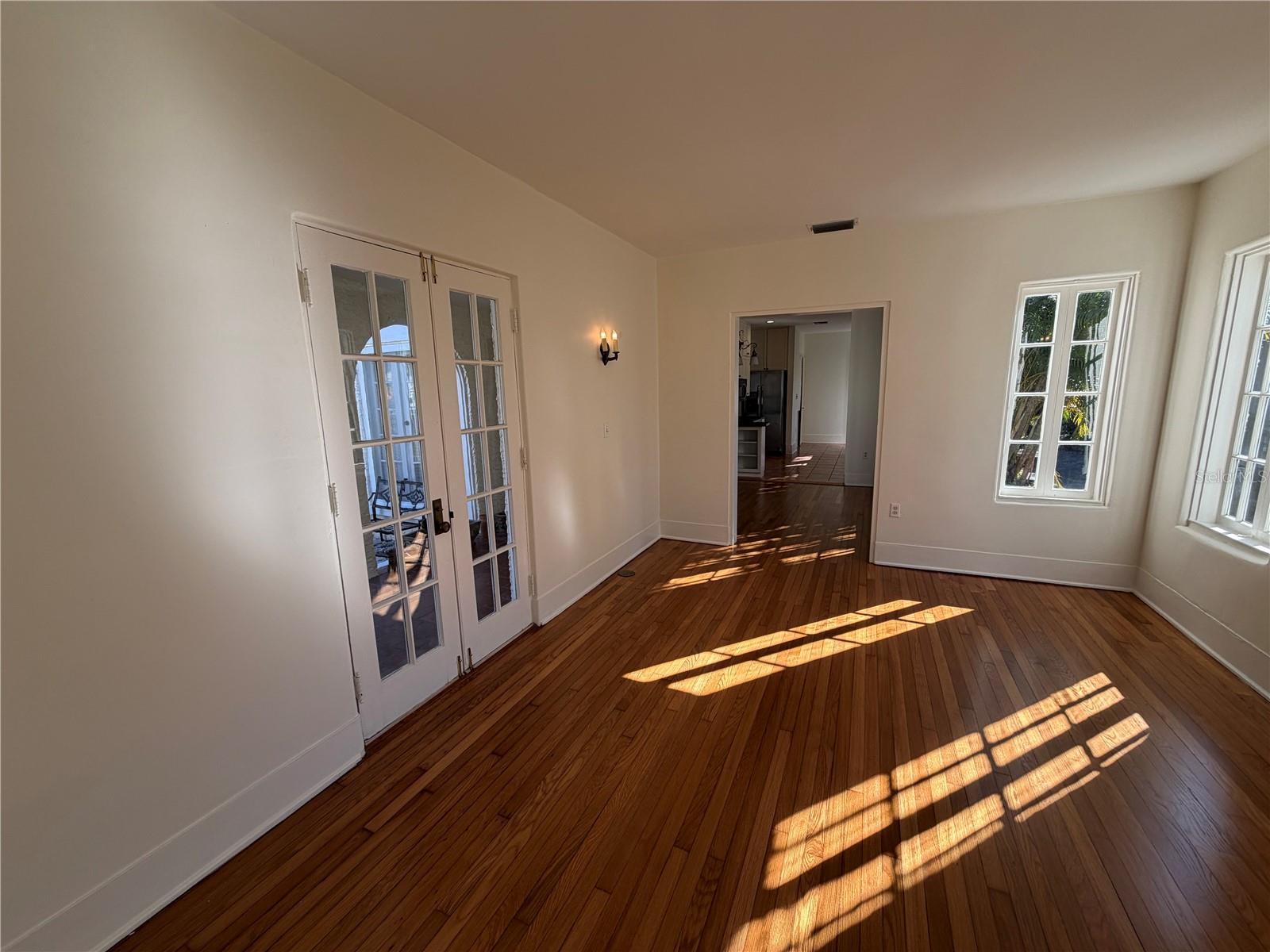 Image 14 of 44 For 48 Harvard Street