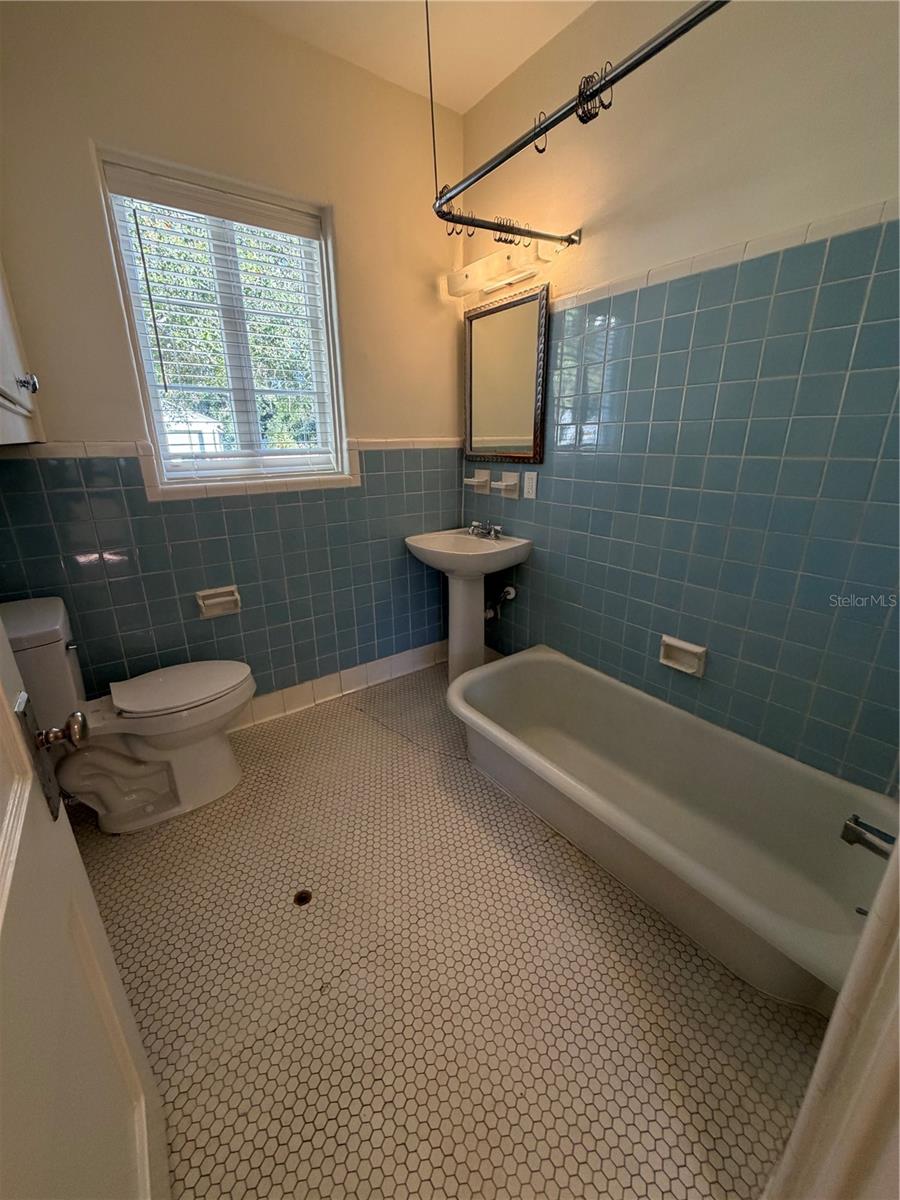 Image 18 of 44 For 48 Harvard Street