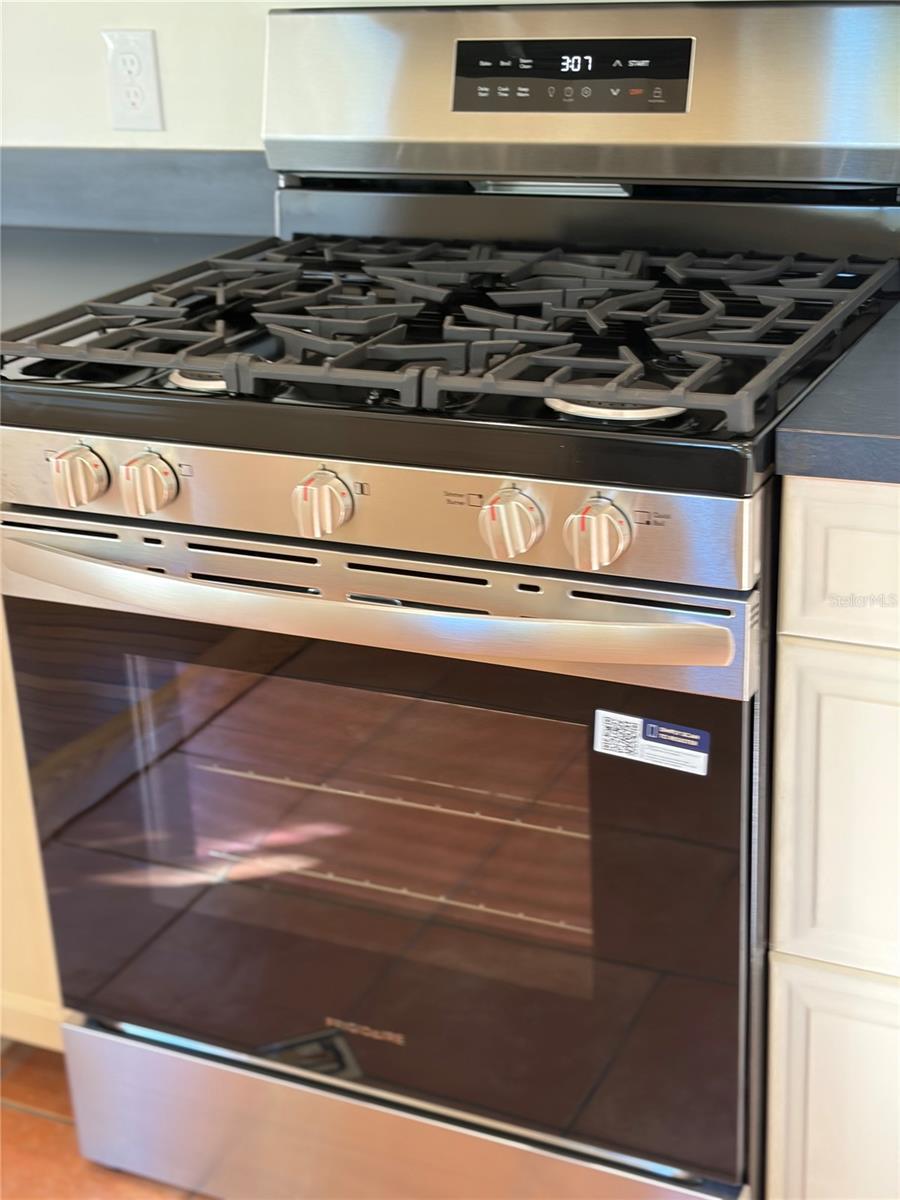 Image 34 of 44 For 48 Harvard Street