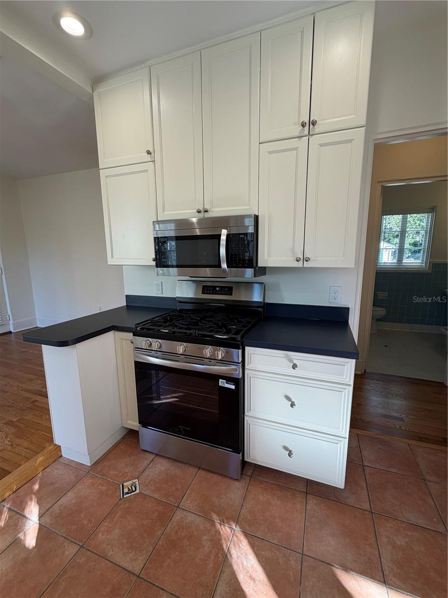 Image 35 of 44 For 48 Harvard Street