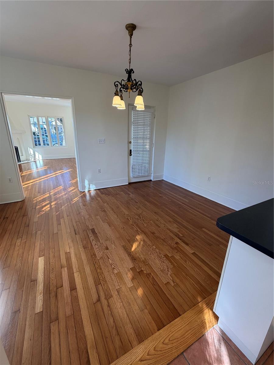 Image 37 of 44 For 48 Harvard Street