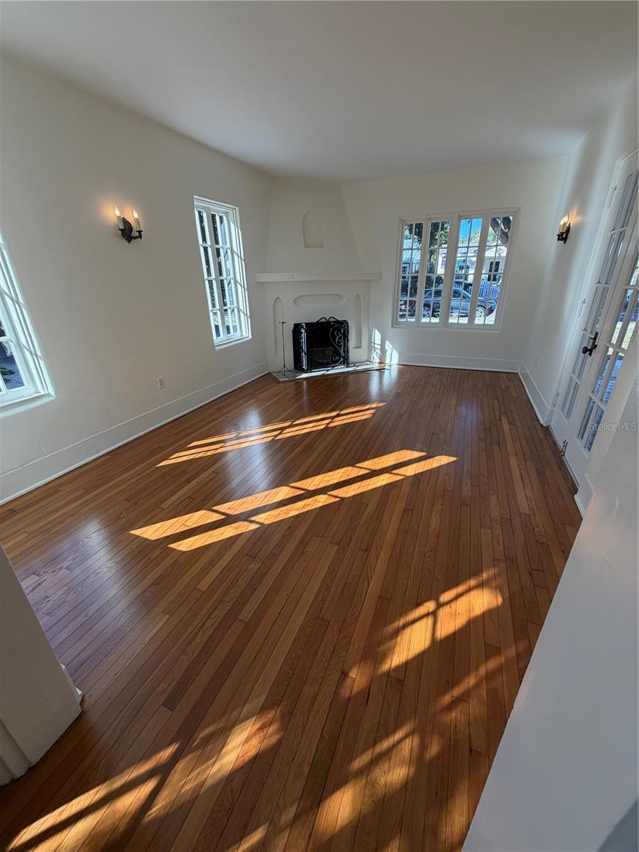 Image 9 of 44 For 48 Harvard Street