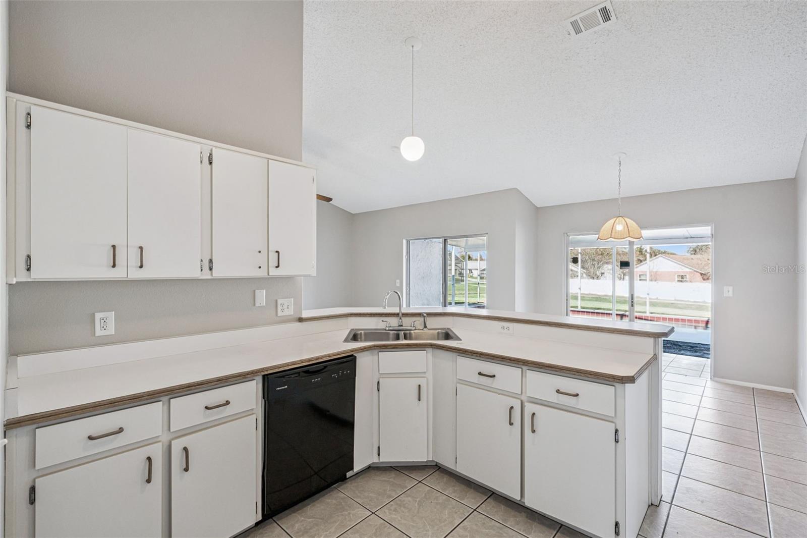 Image 12 of 51 For 1004 Karen Ridge Court