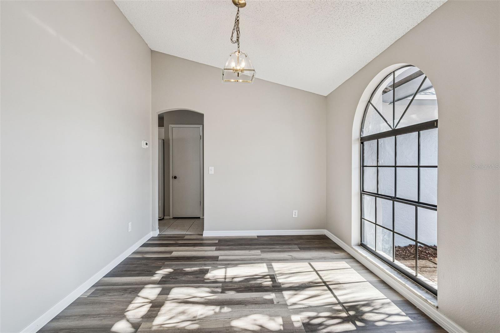 Image 15 of 51 For 1004 Karen Ridge Court