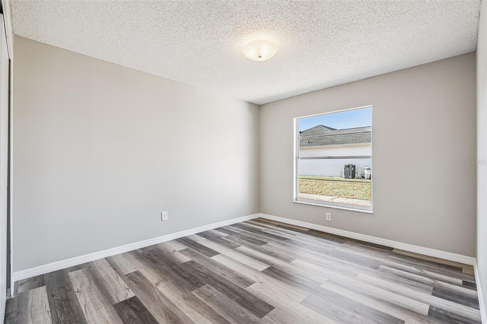 Image 17 of 51 For 1004 Karen Ridge Court