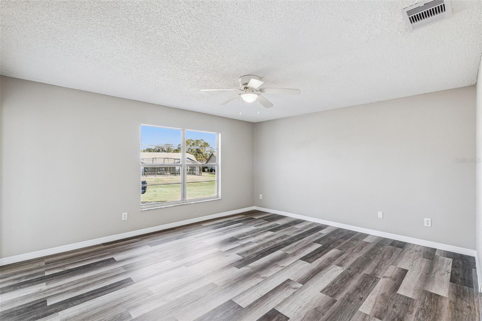 Image 19 of 51 For 1004 Karen Ridge Court