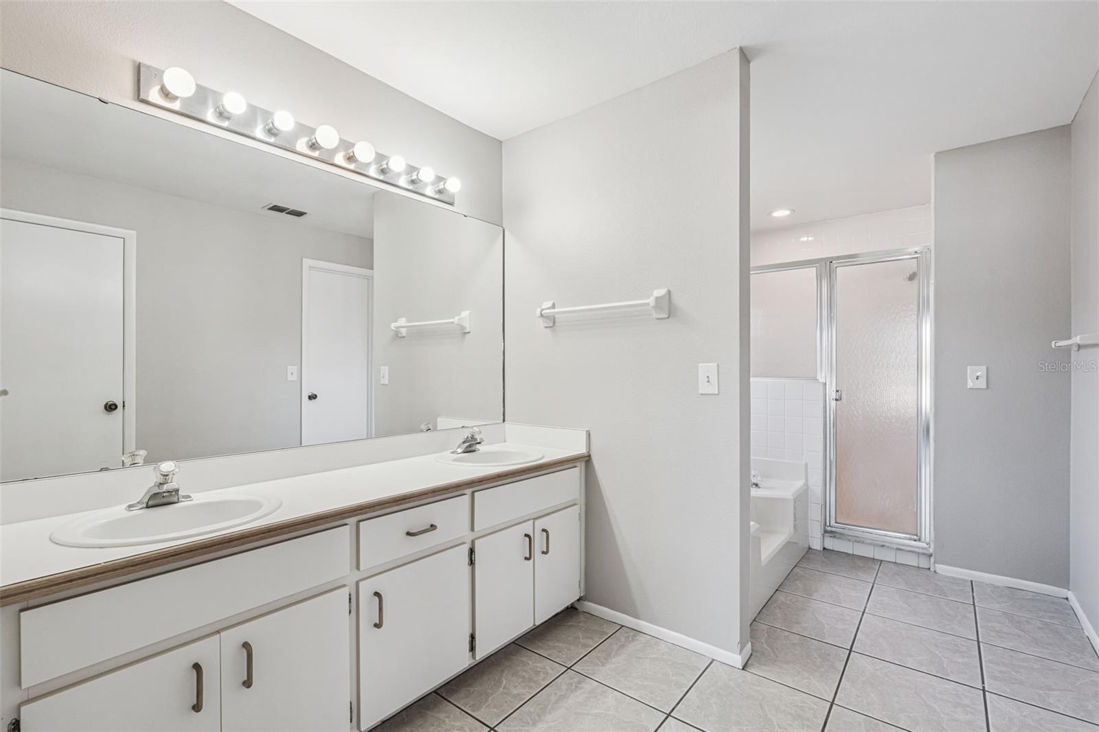 Image 25 of 51 For 1004 Karen Ridge Court