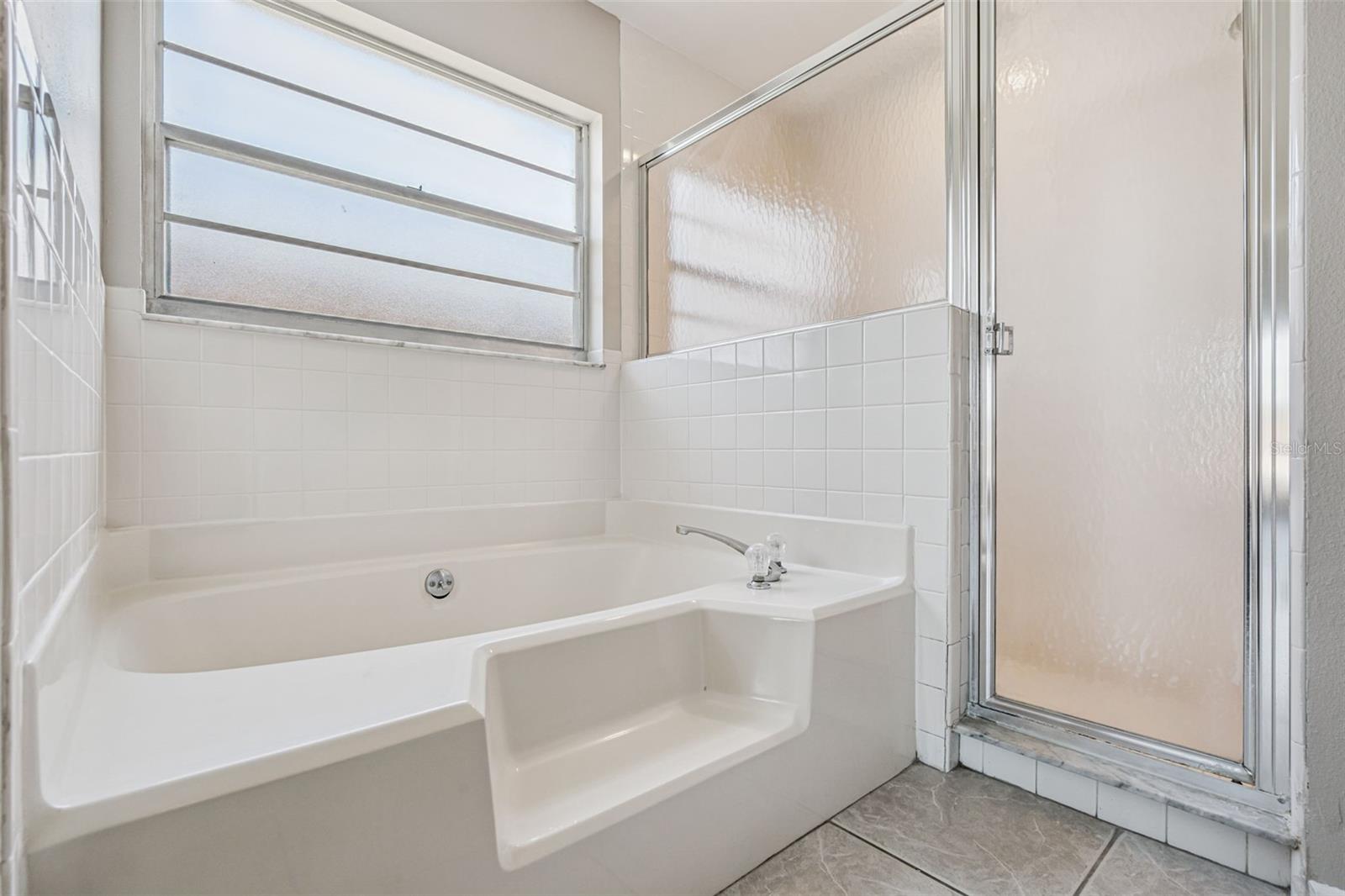 Image 27 of 51 For 1004 Karen Ridge Court