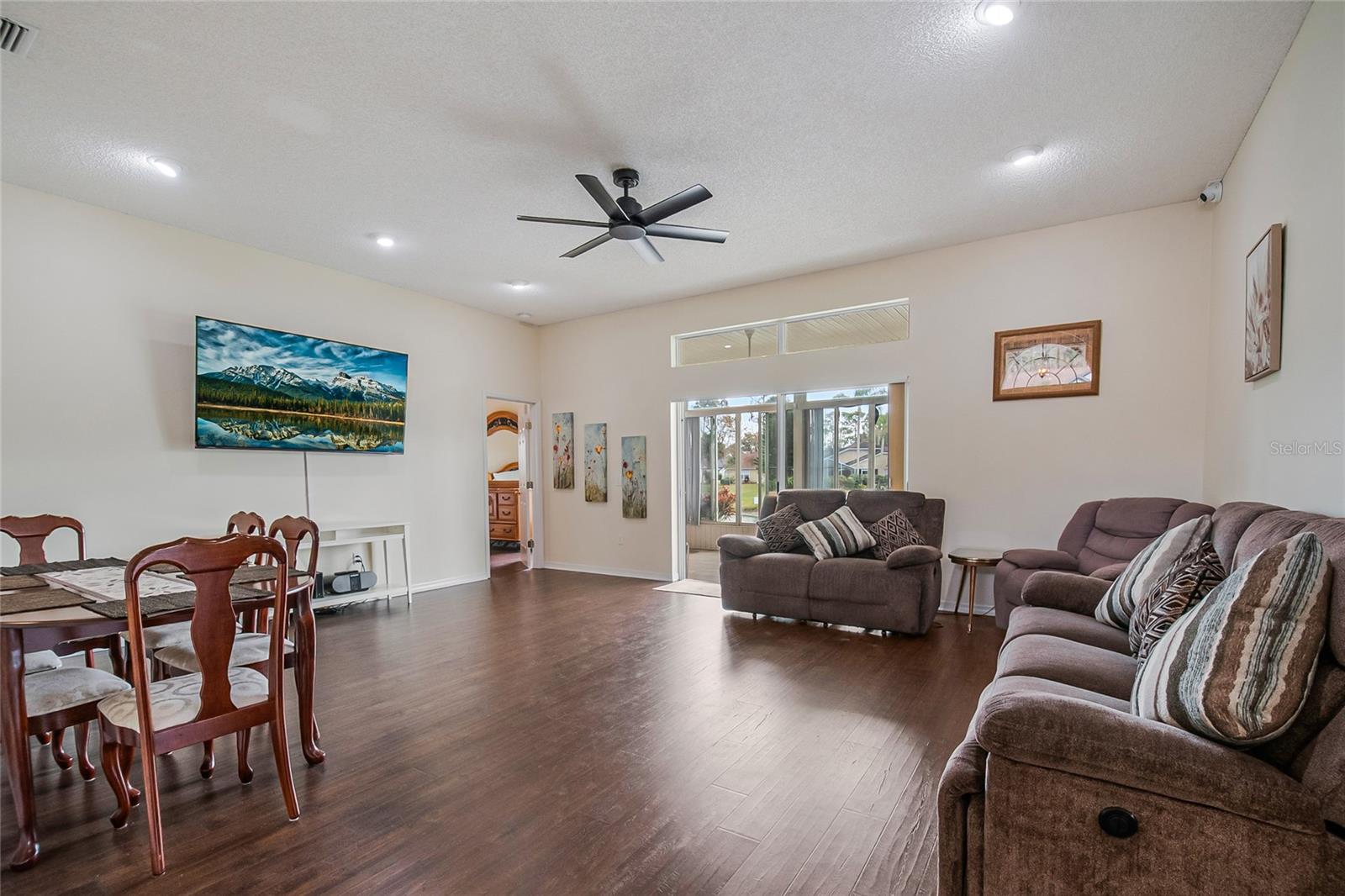 Image 17 of 49 For 343 Aleatha Drive