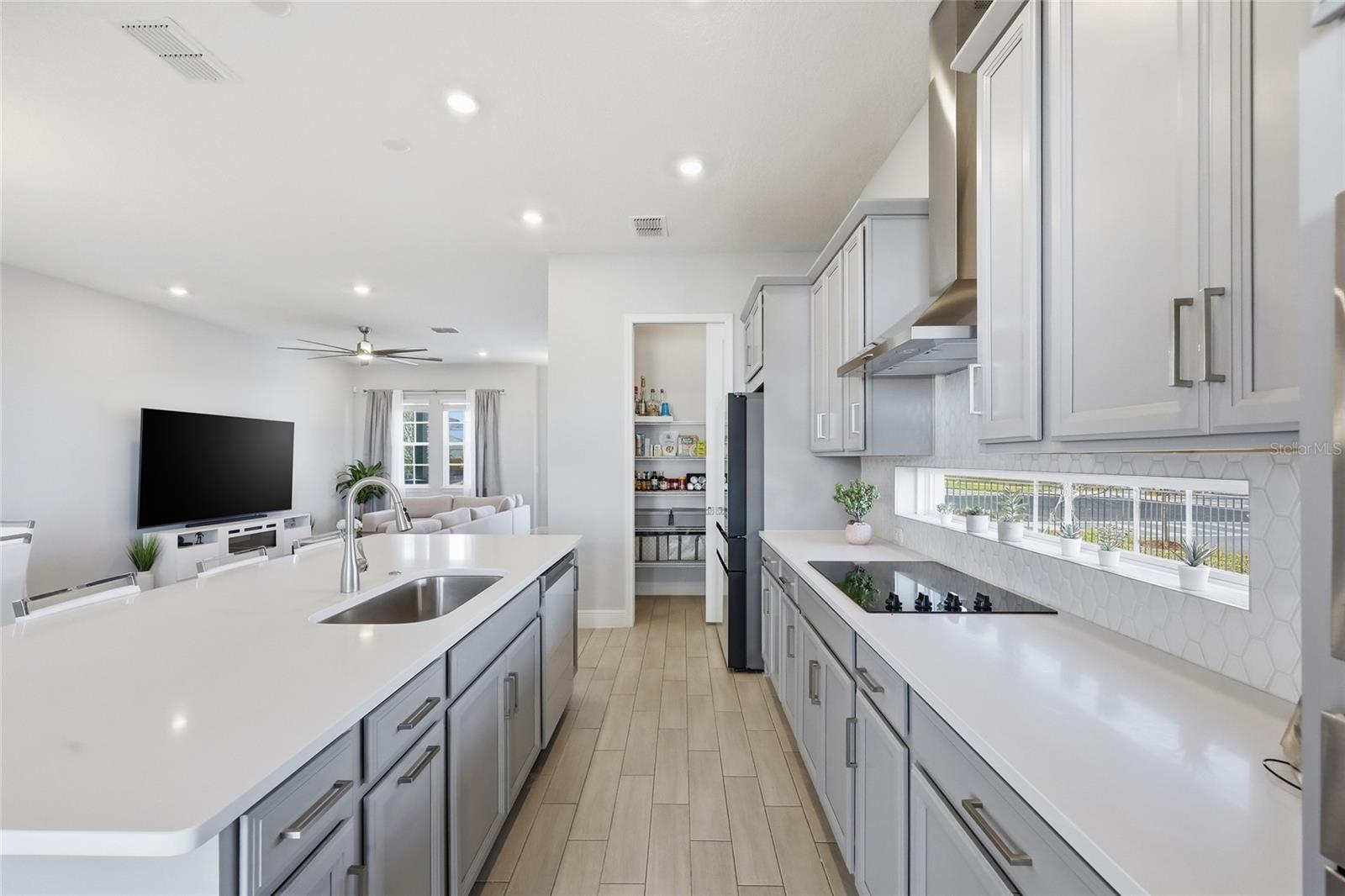 Image 17 of 58 For 10101 Pearson Avenue