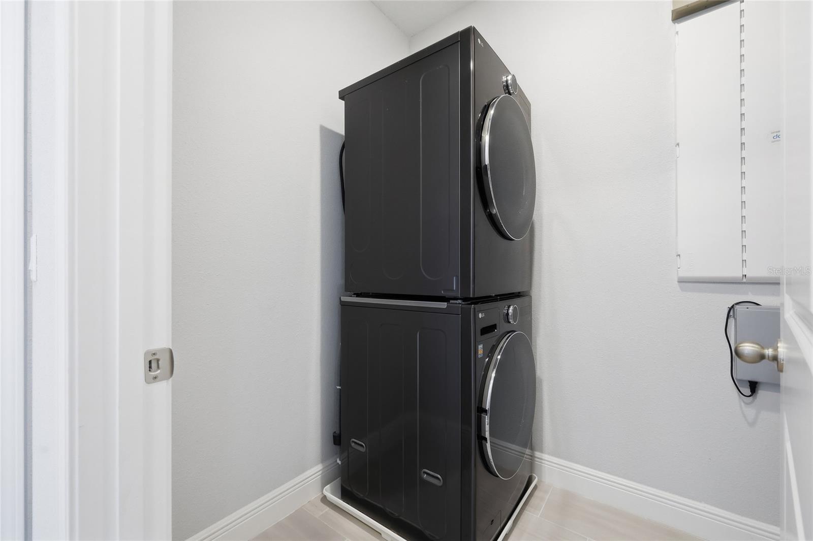 Image 37 of 58 For 10101 Pearson Avenue