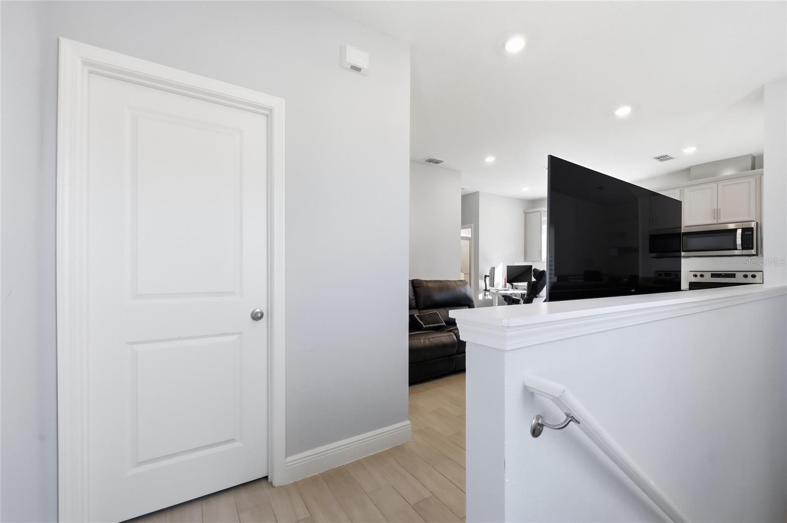 Image 39 of 58 For 10101 Pearson Avenue