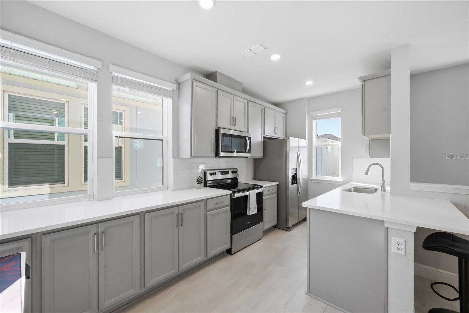 Image 43 of 58 For 10101 Pearson Avenue