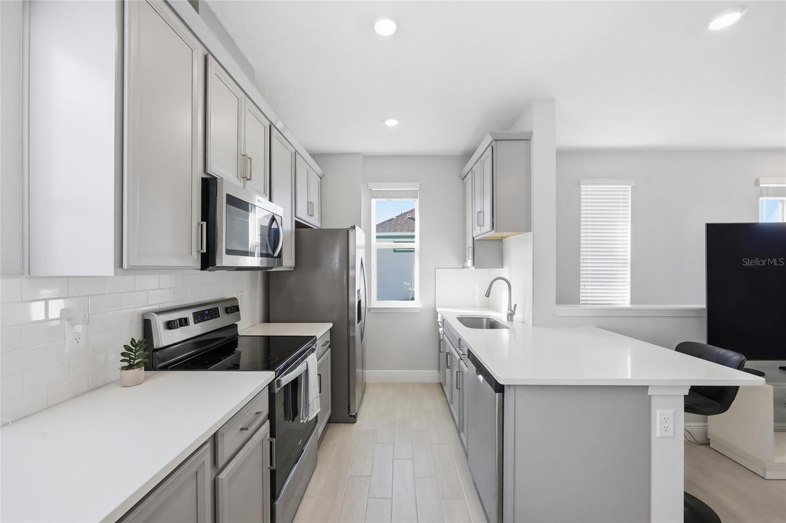 Image 44 of 58 For 10101 Pearson Avenue