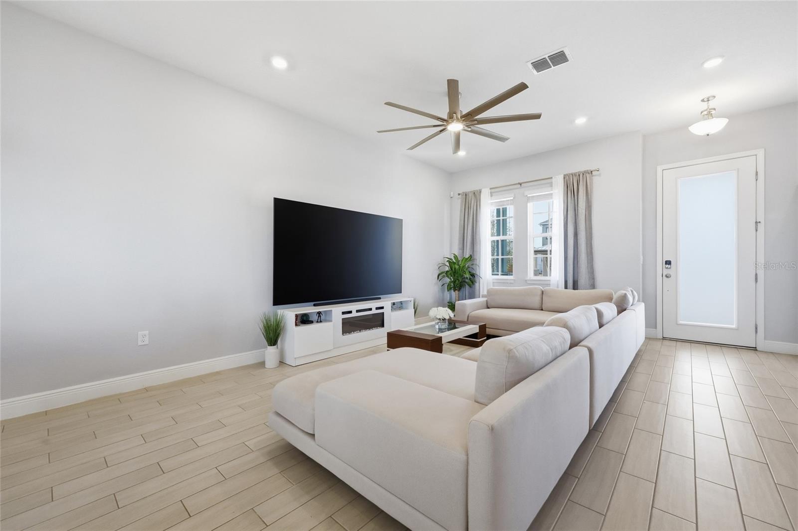 Image 9 of 58 For 10101 Pearson Avenue